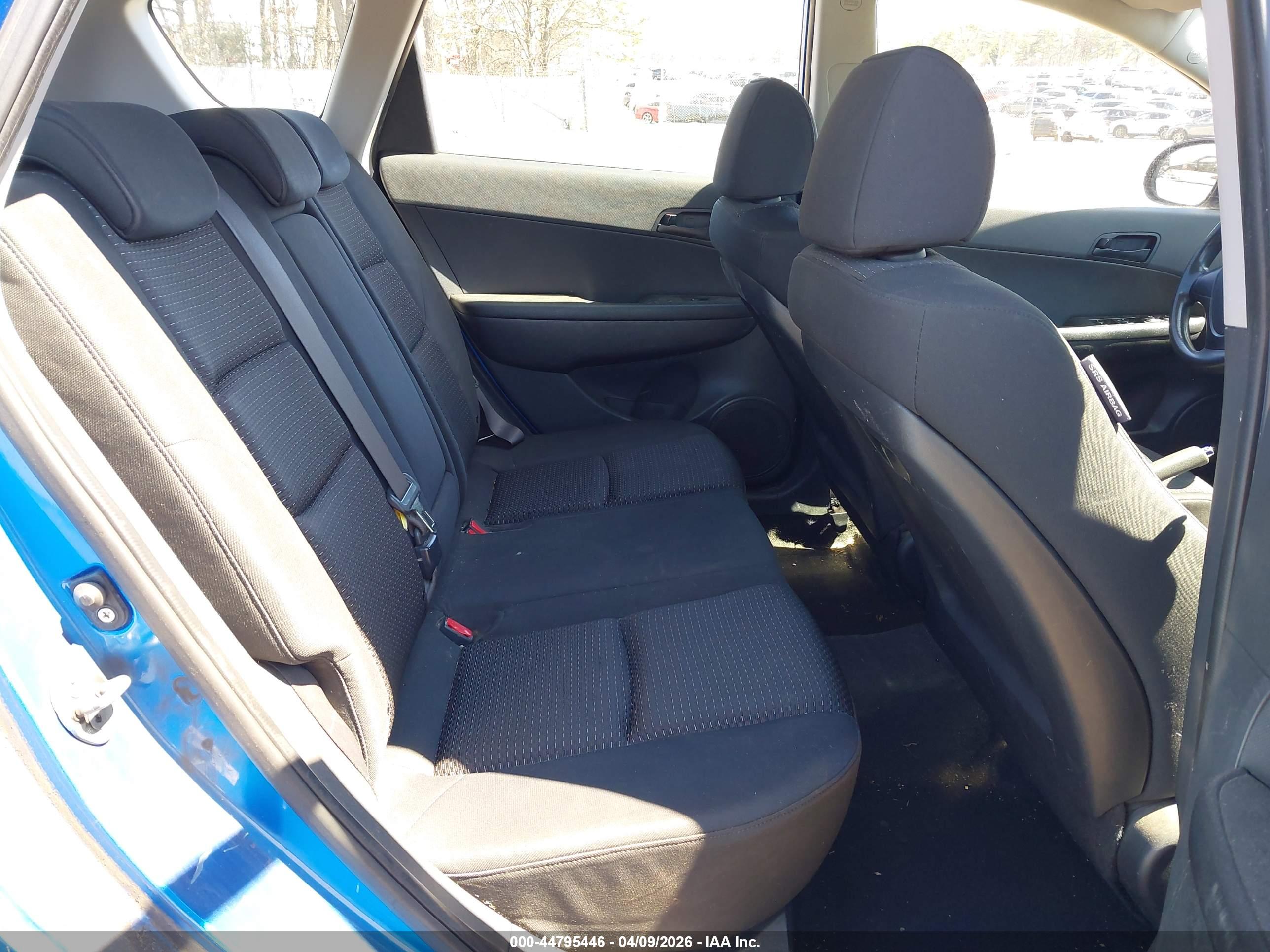 HYUNDAI ELANTRA image 8
