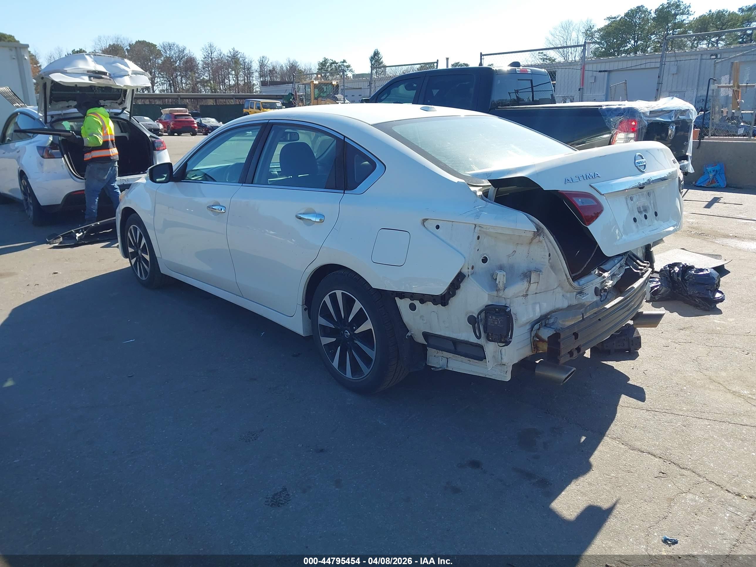 NISSAN ALTIMA image 3