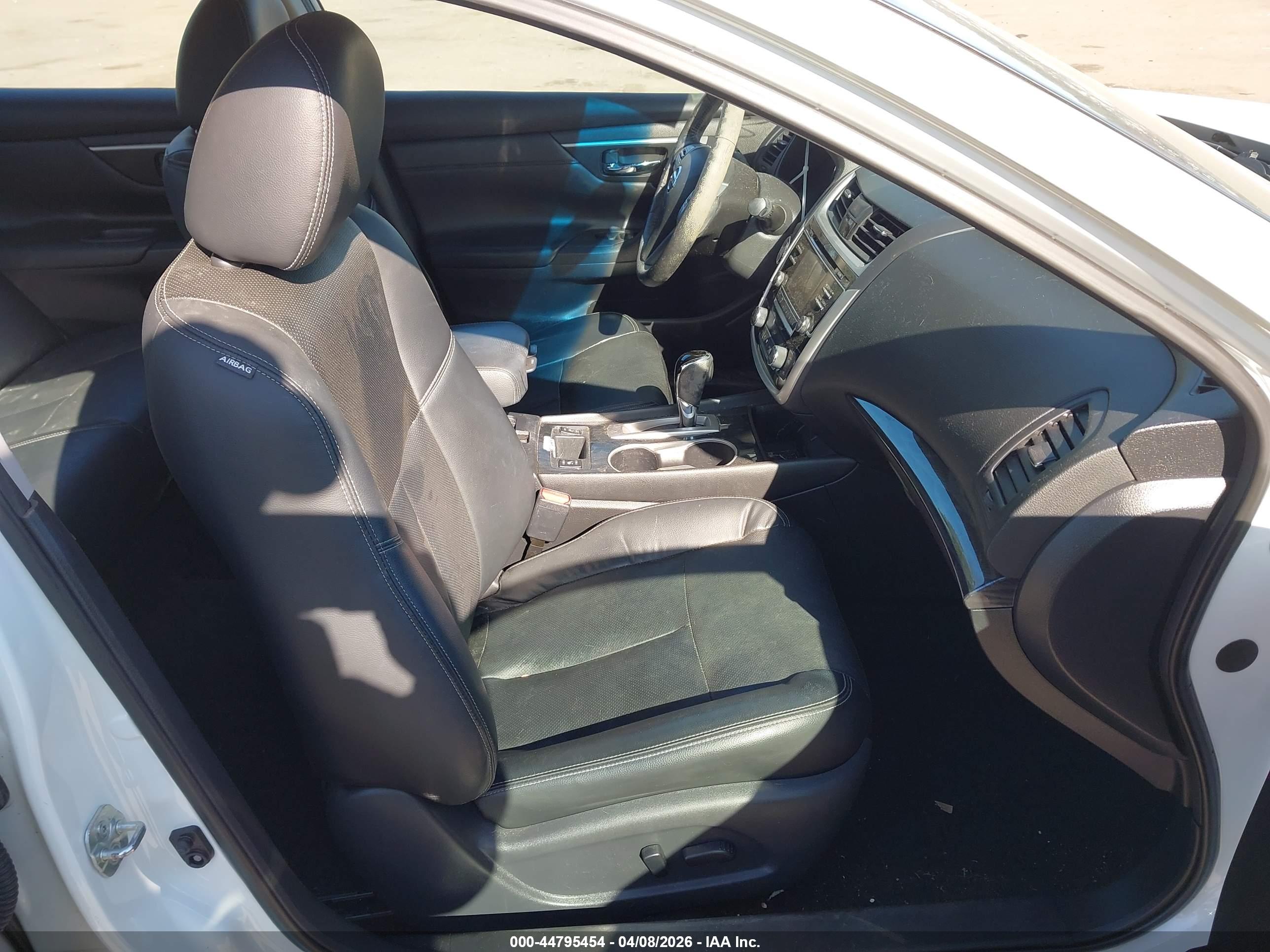 NISSAN ALTIMA image 5