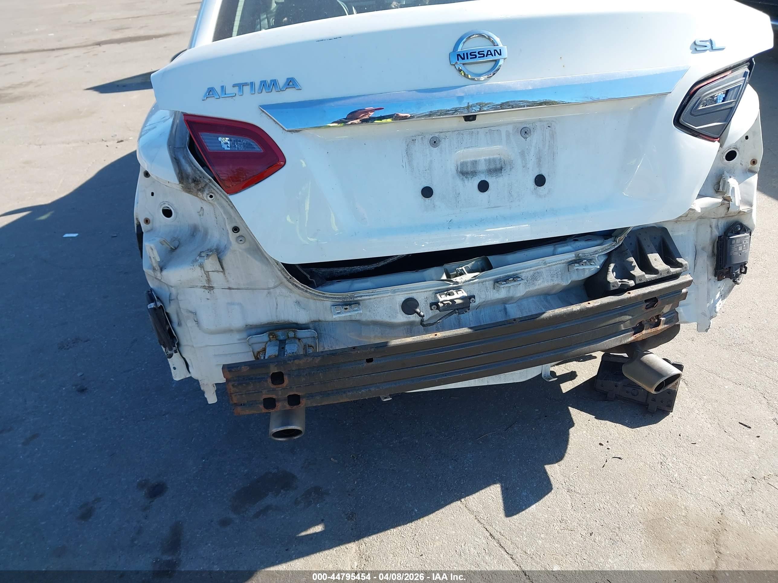 NISSAN ALTIMA image 6