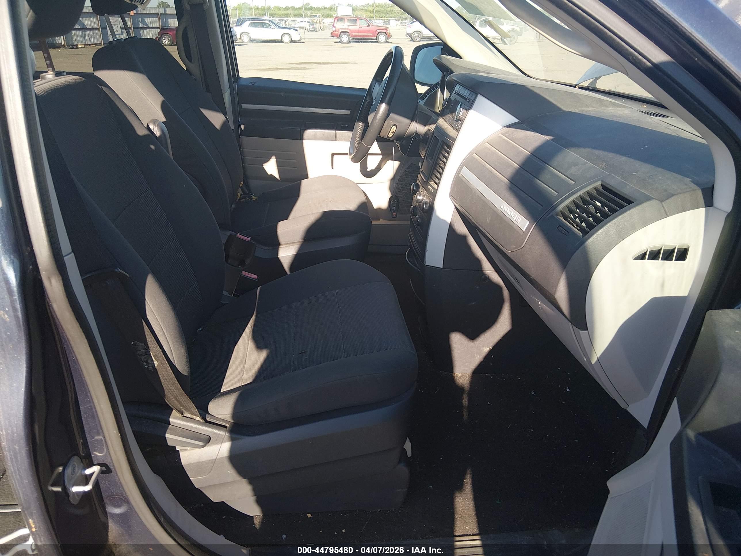 DODGE GRAND image 5