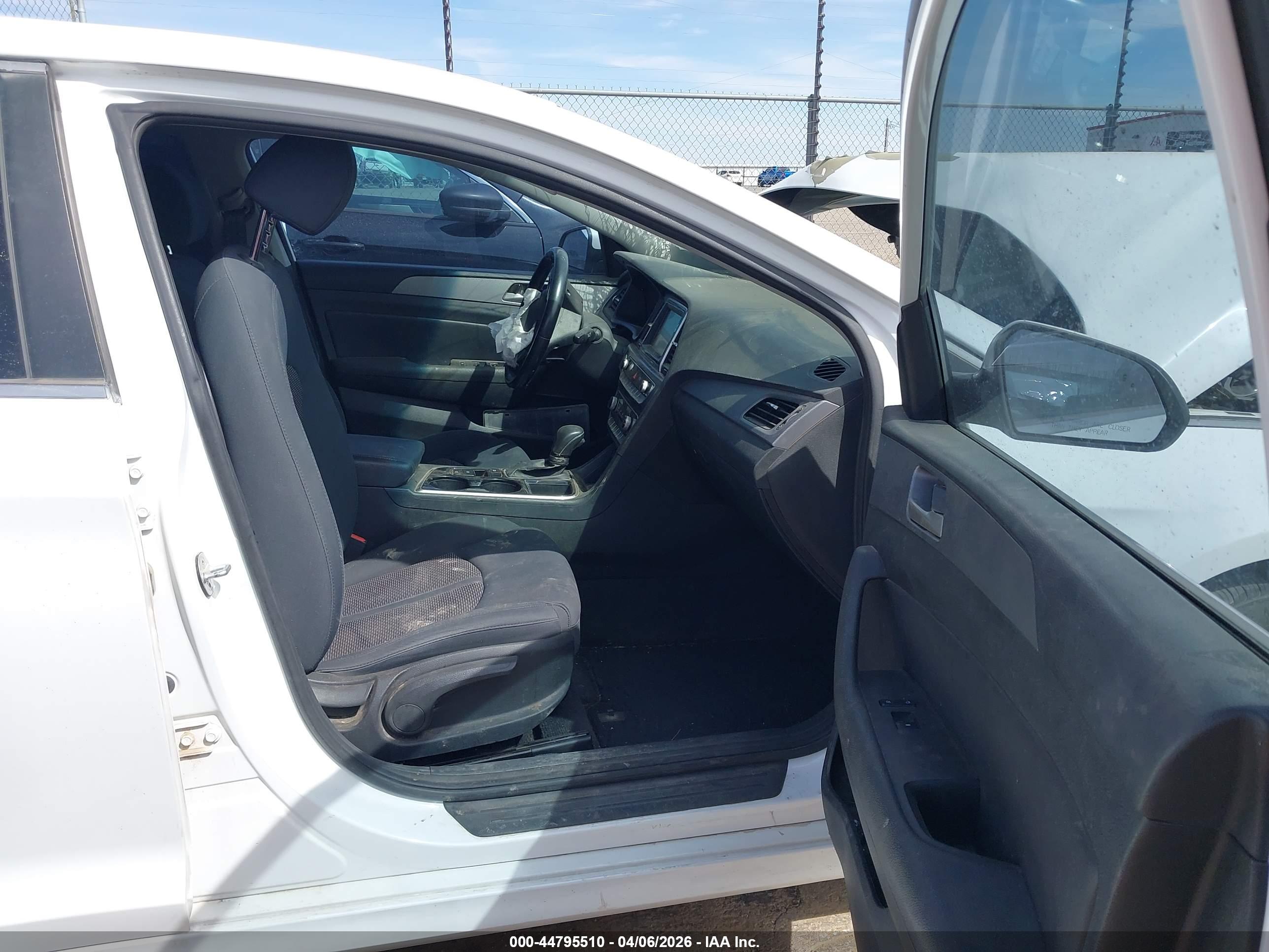 HYUNDAI SONATA image 5