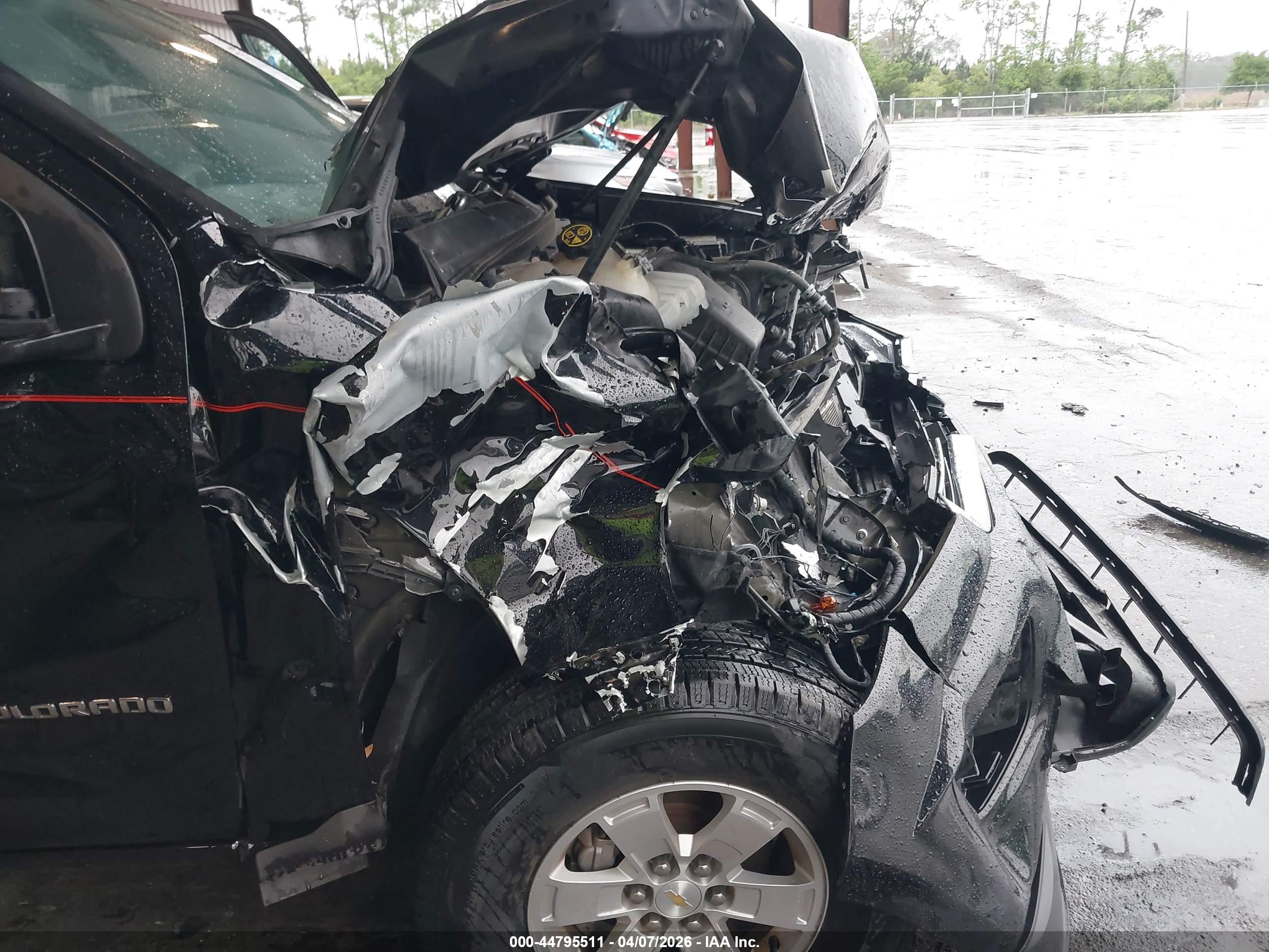 CHEVROLET COLORADO image 6