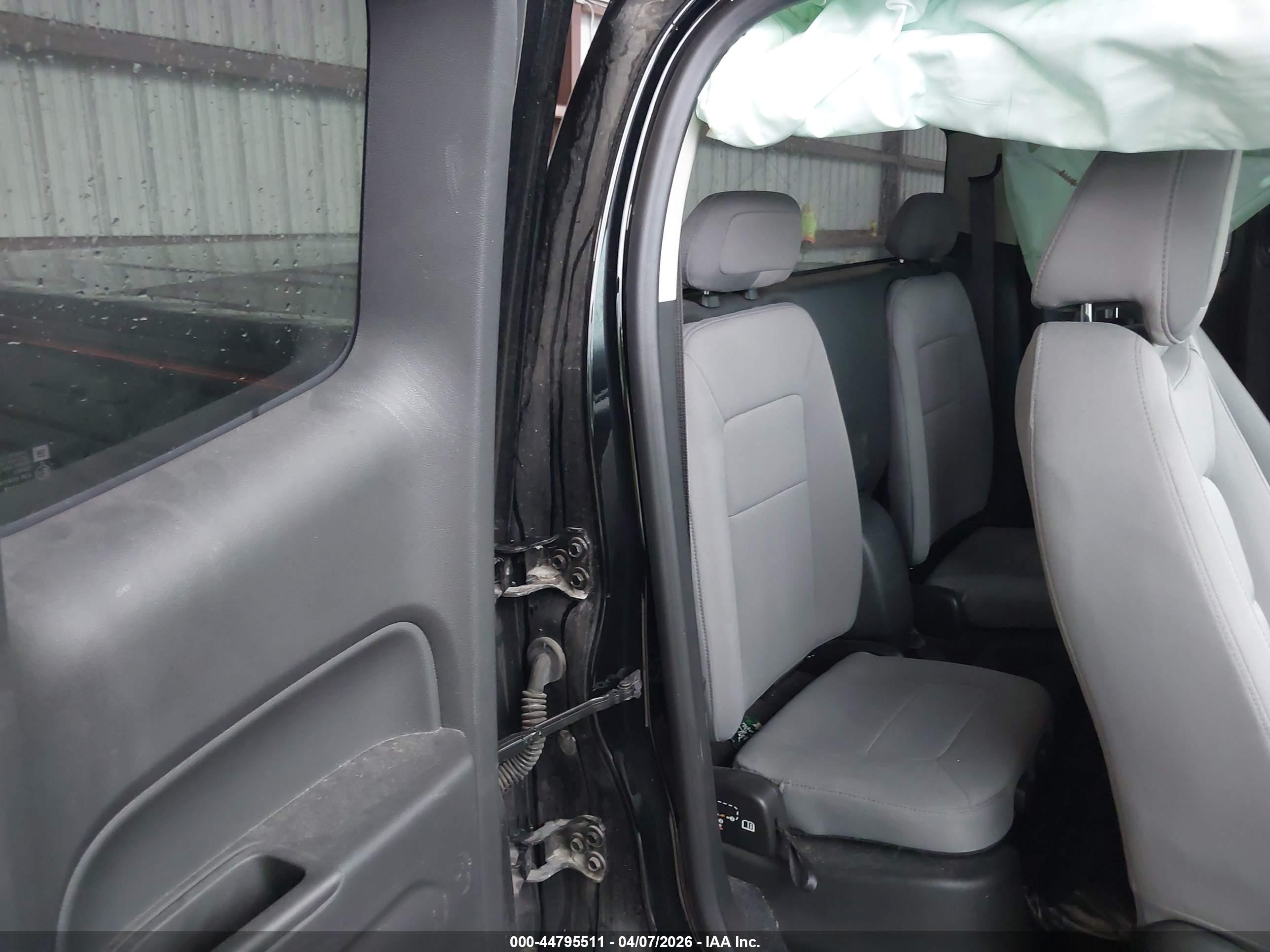 CHEVROLET COLORADO image 8