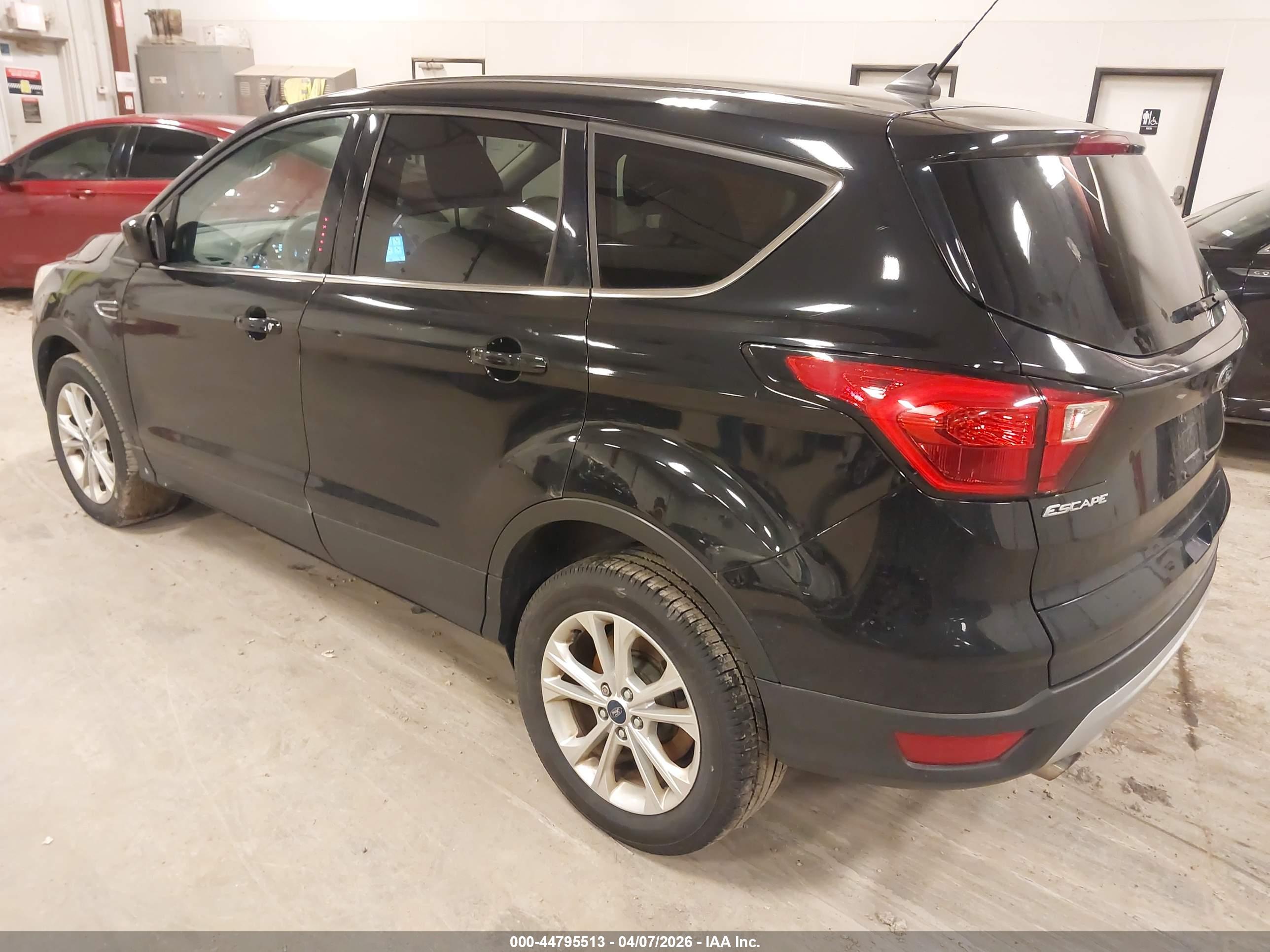 FORD ESCAPE image 3