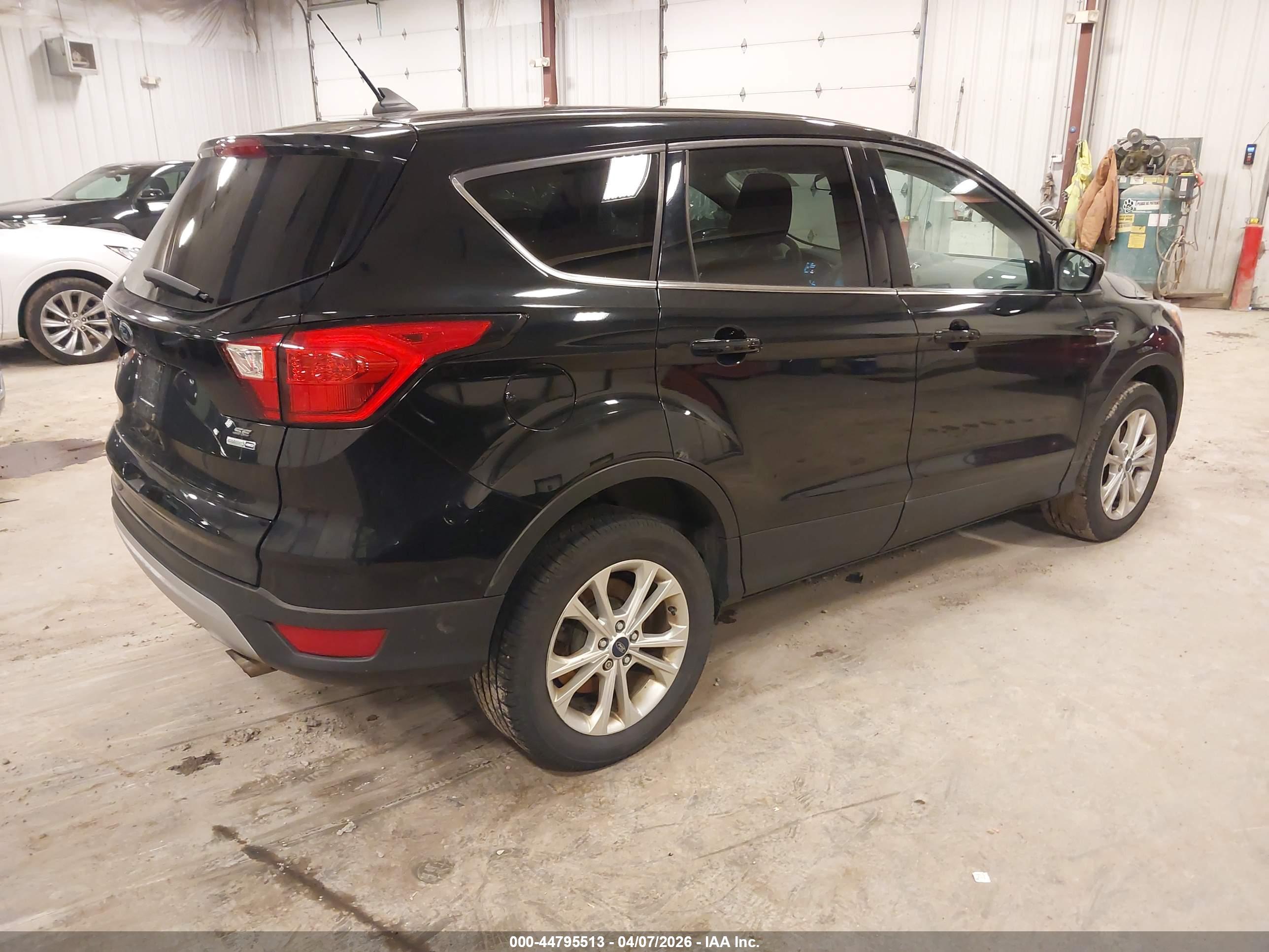 FORD ESCAPE image 4