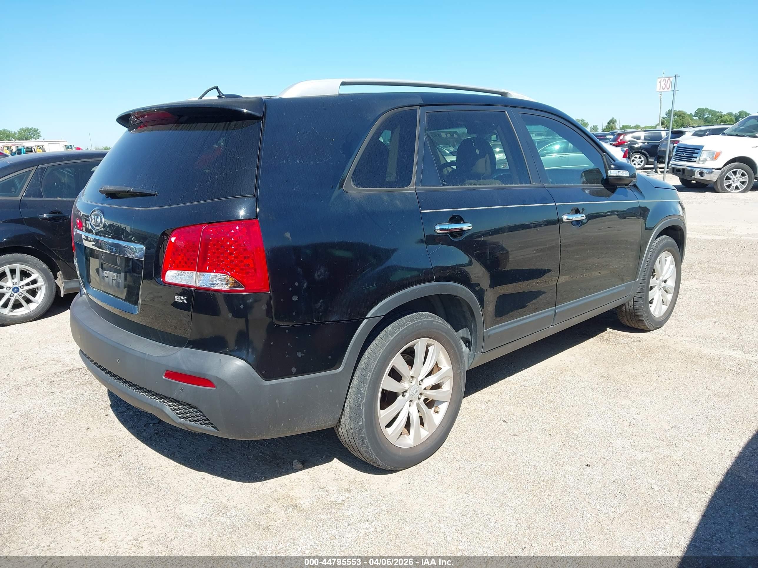 KIA SORENTO image 4