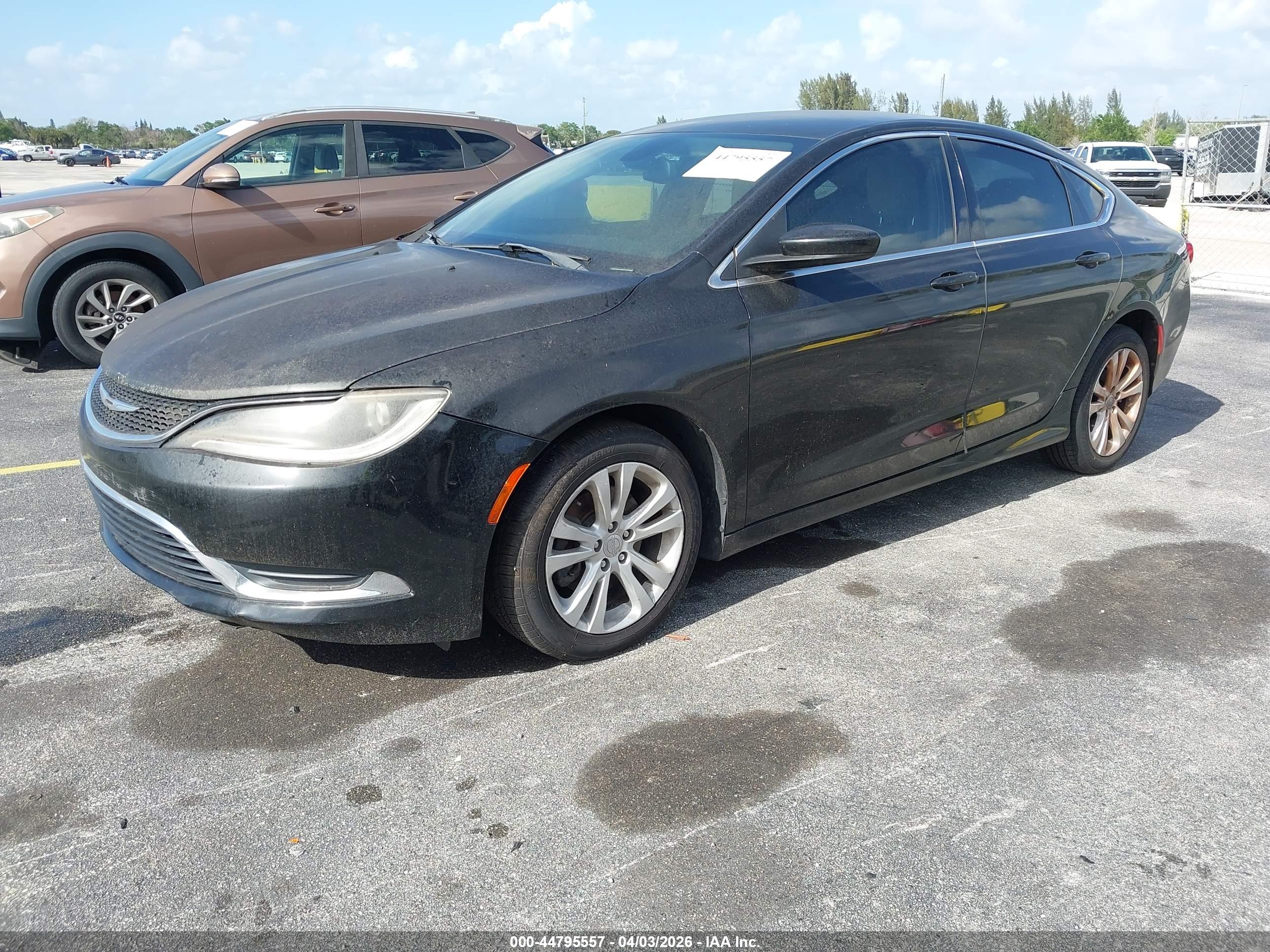 CHRYSLER 200 image 2