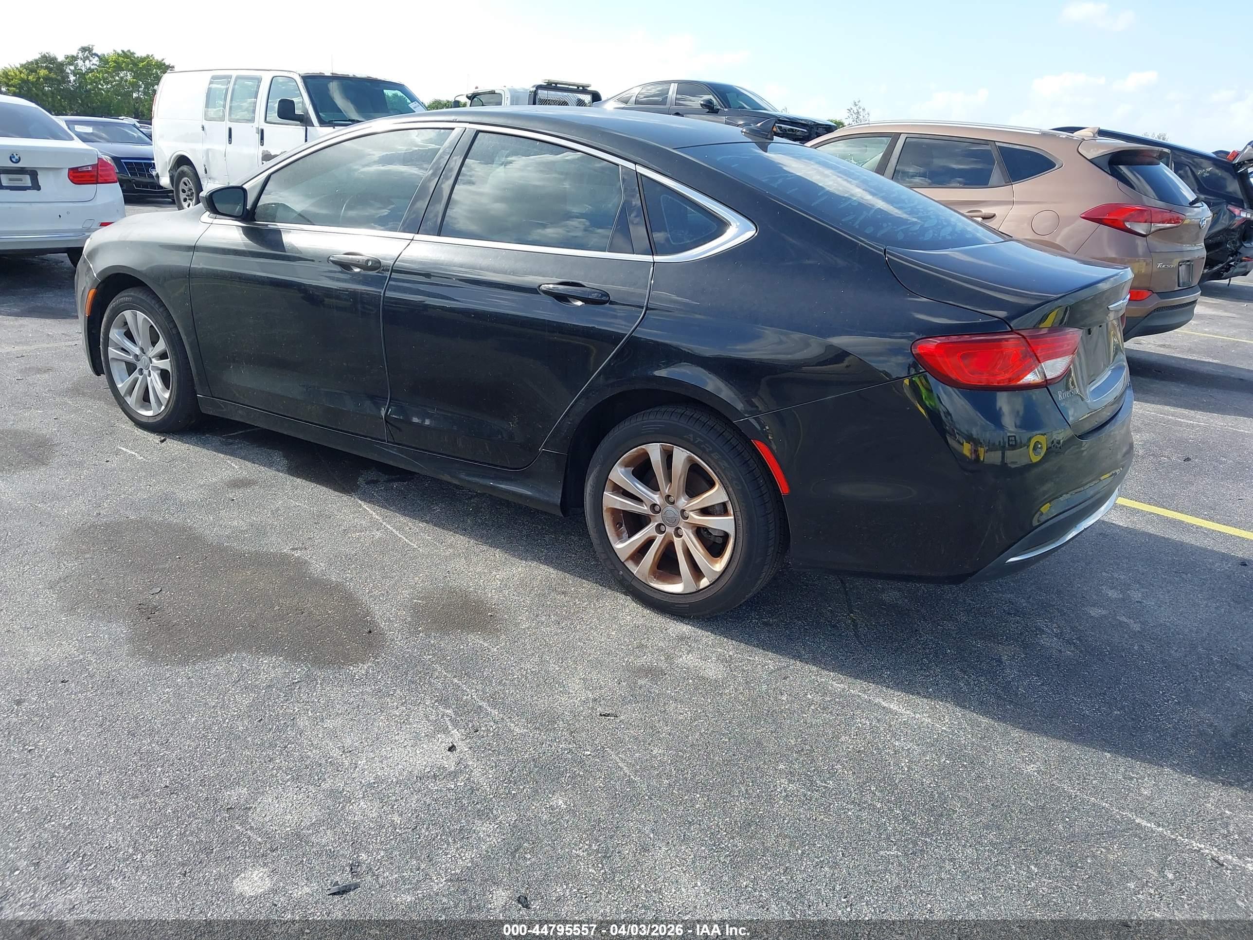 CHRYSLER 200 image 3