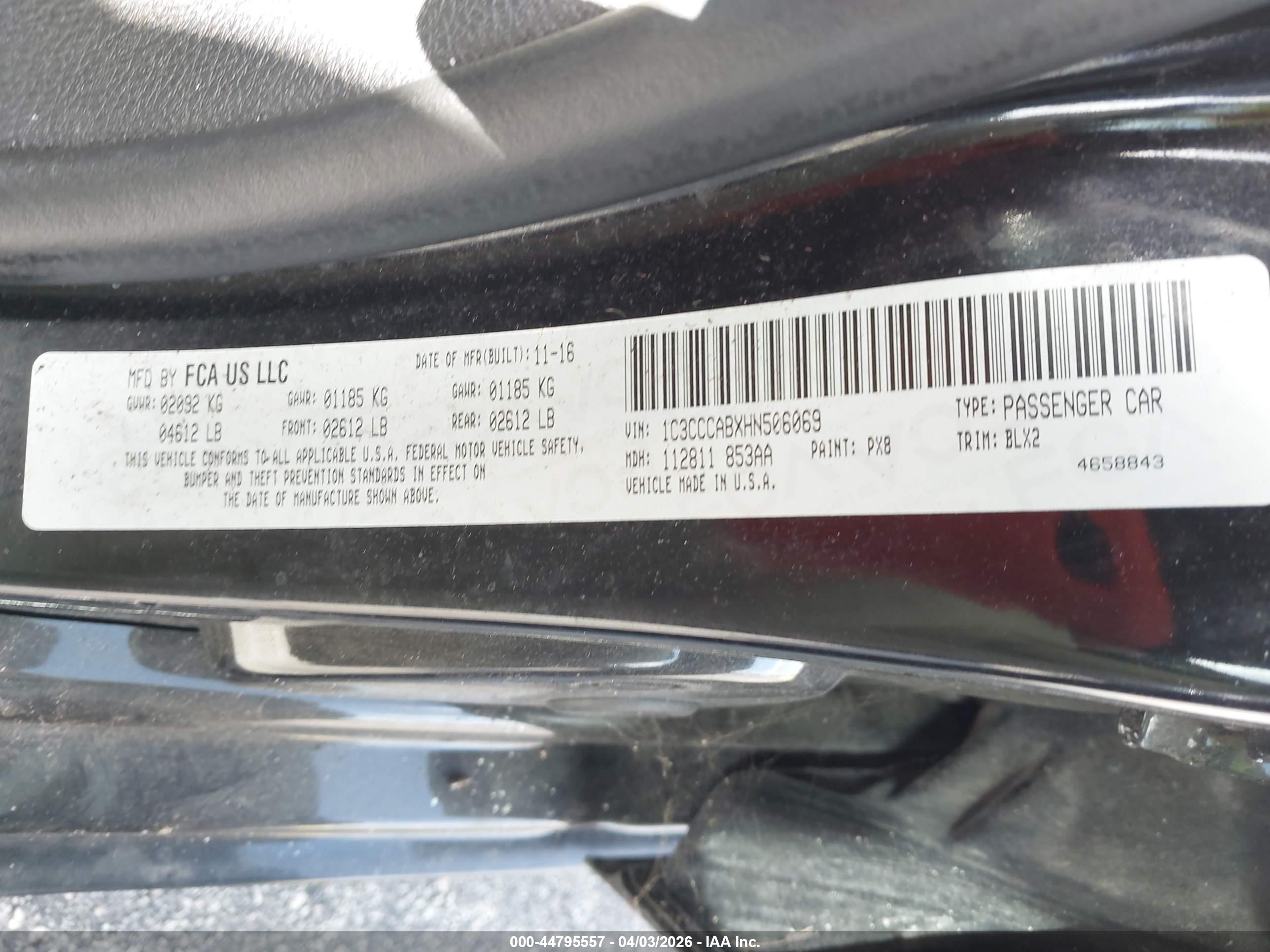 CHRYSLER 200 image 9