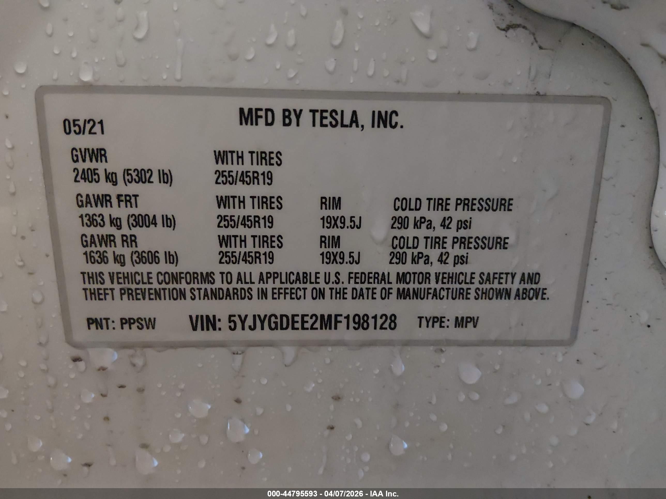 TESLA MODEL image 9