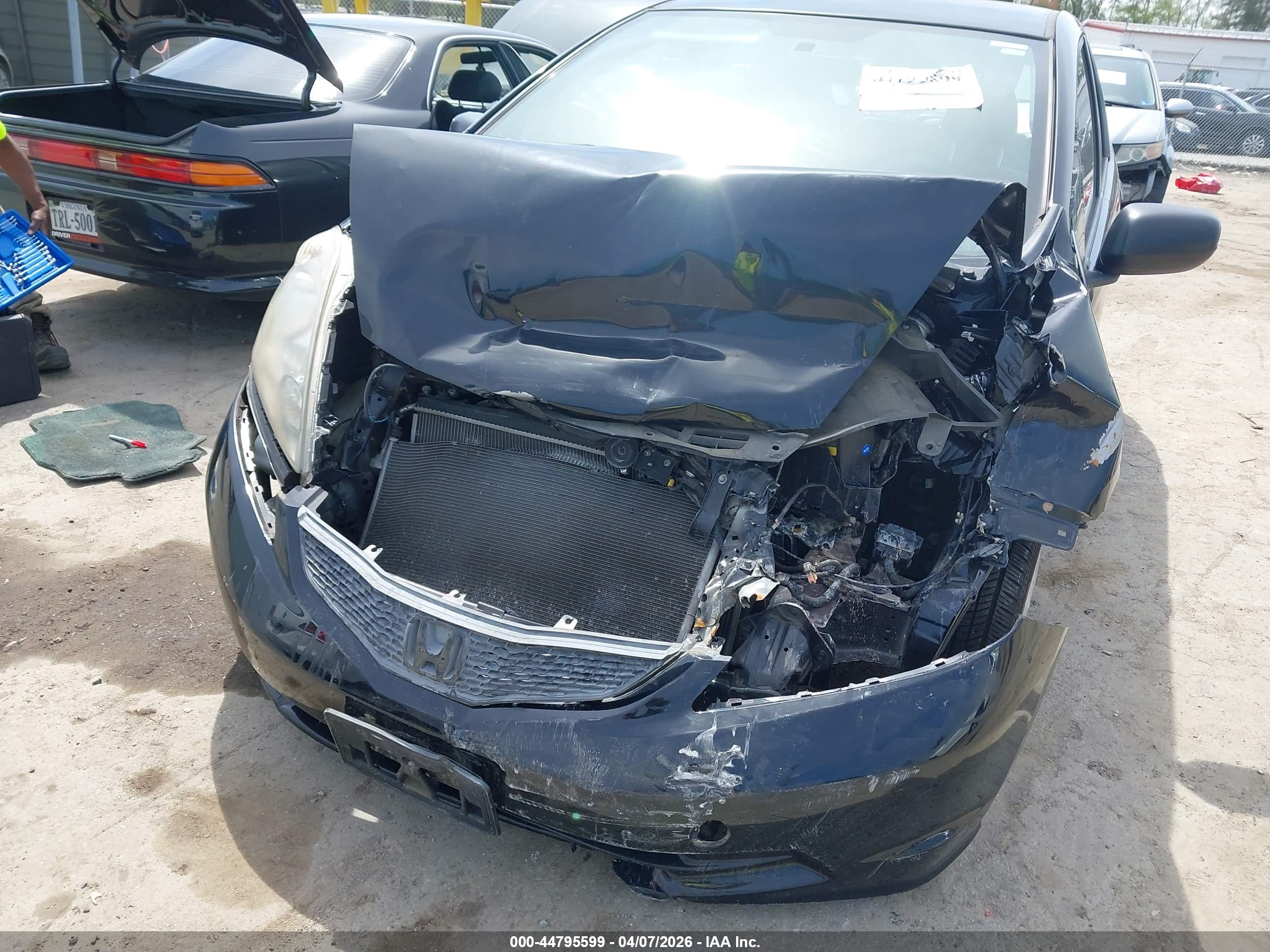 HONDA FIT image 6