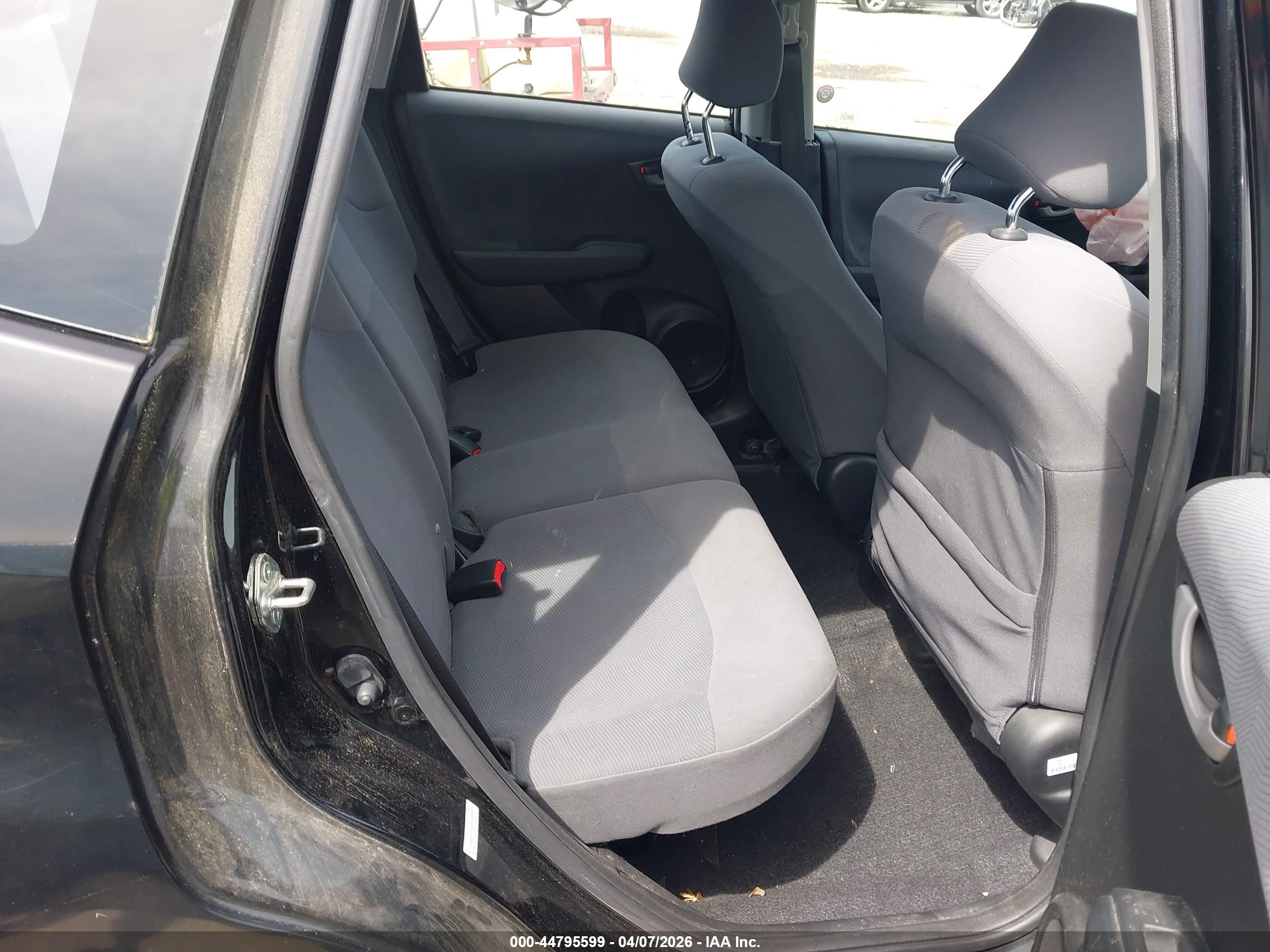 HONDA FIT image 8