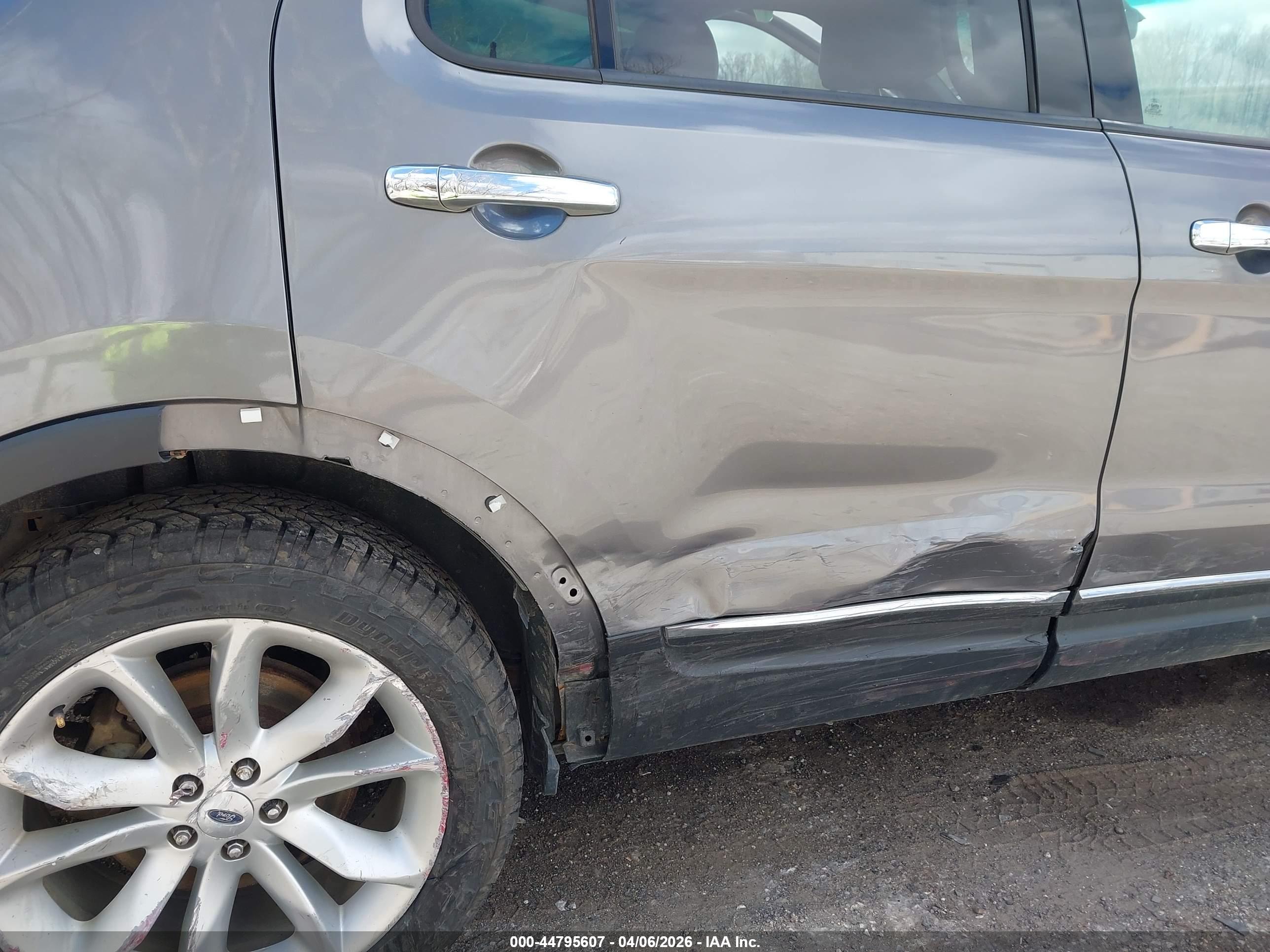 FORD EXPLORER image 6