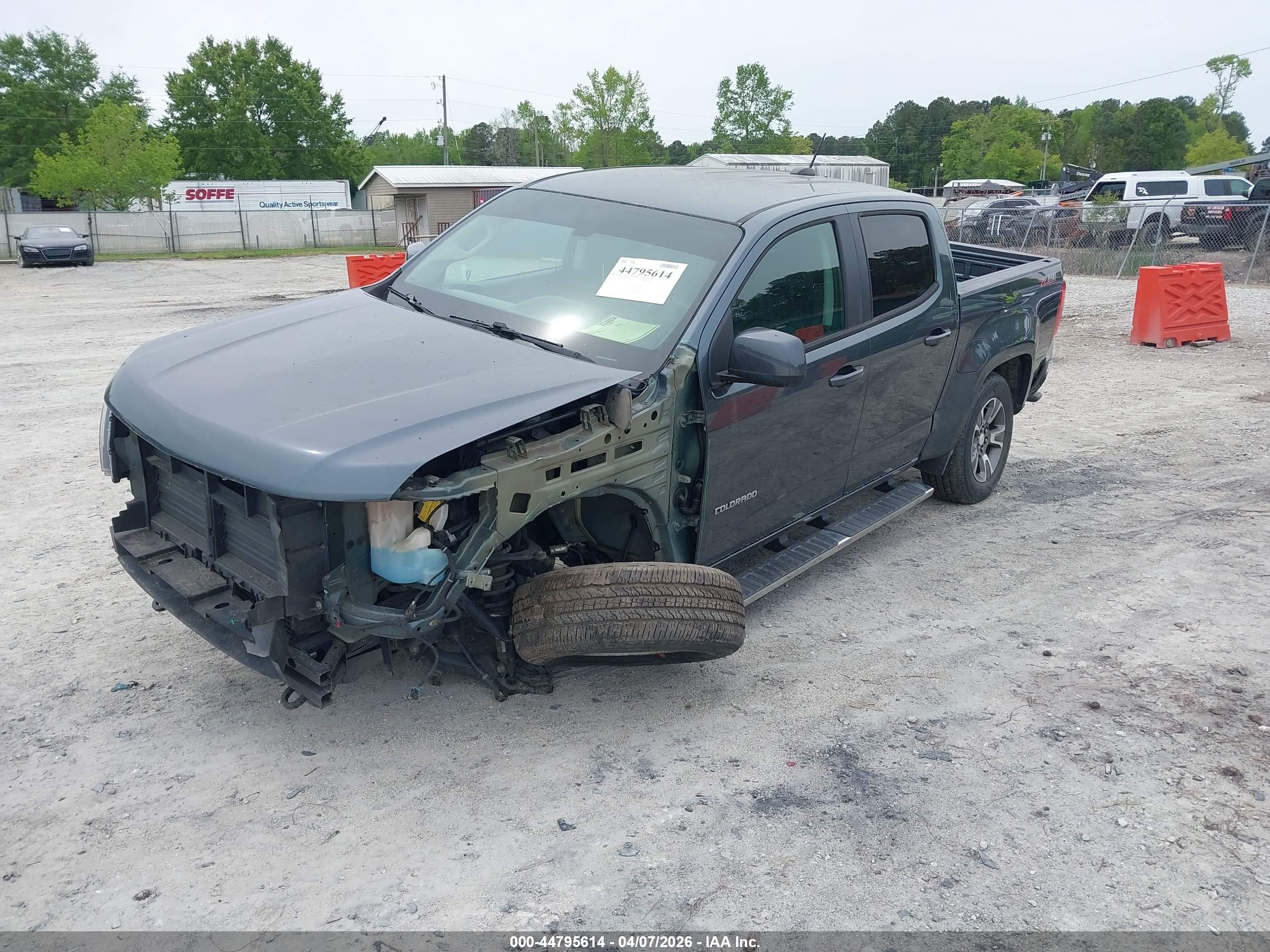CHEVROLET COLORADO image 2