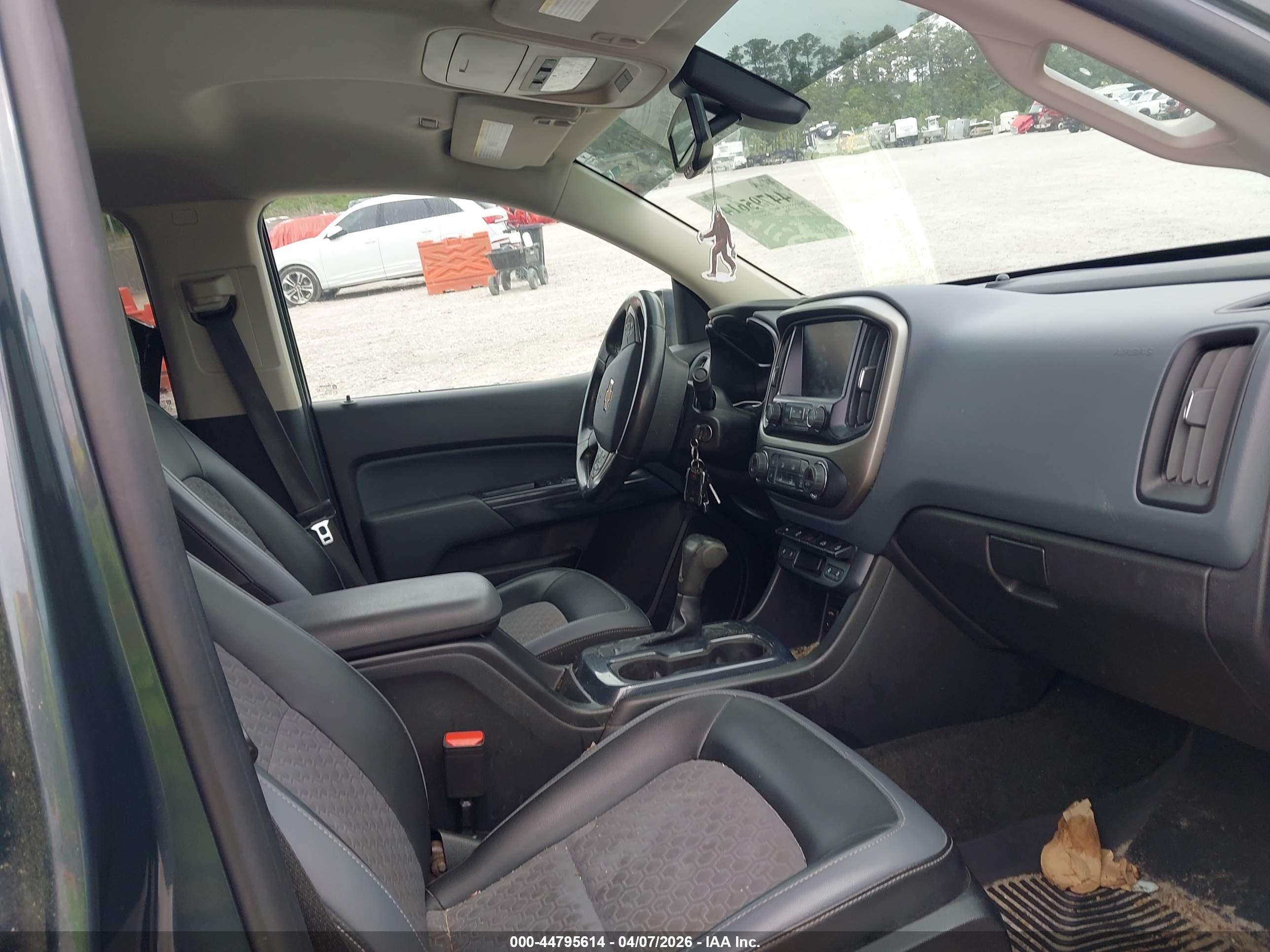 CHEVROLET COLORADO image 5