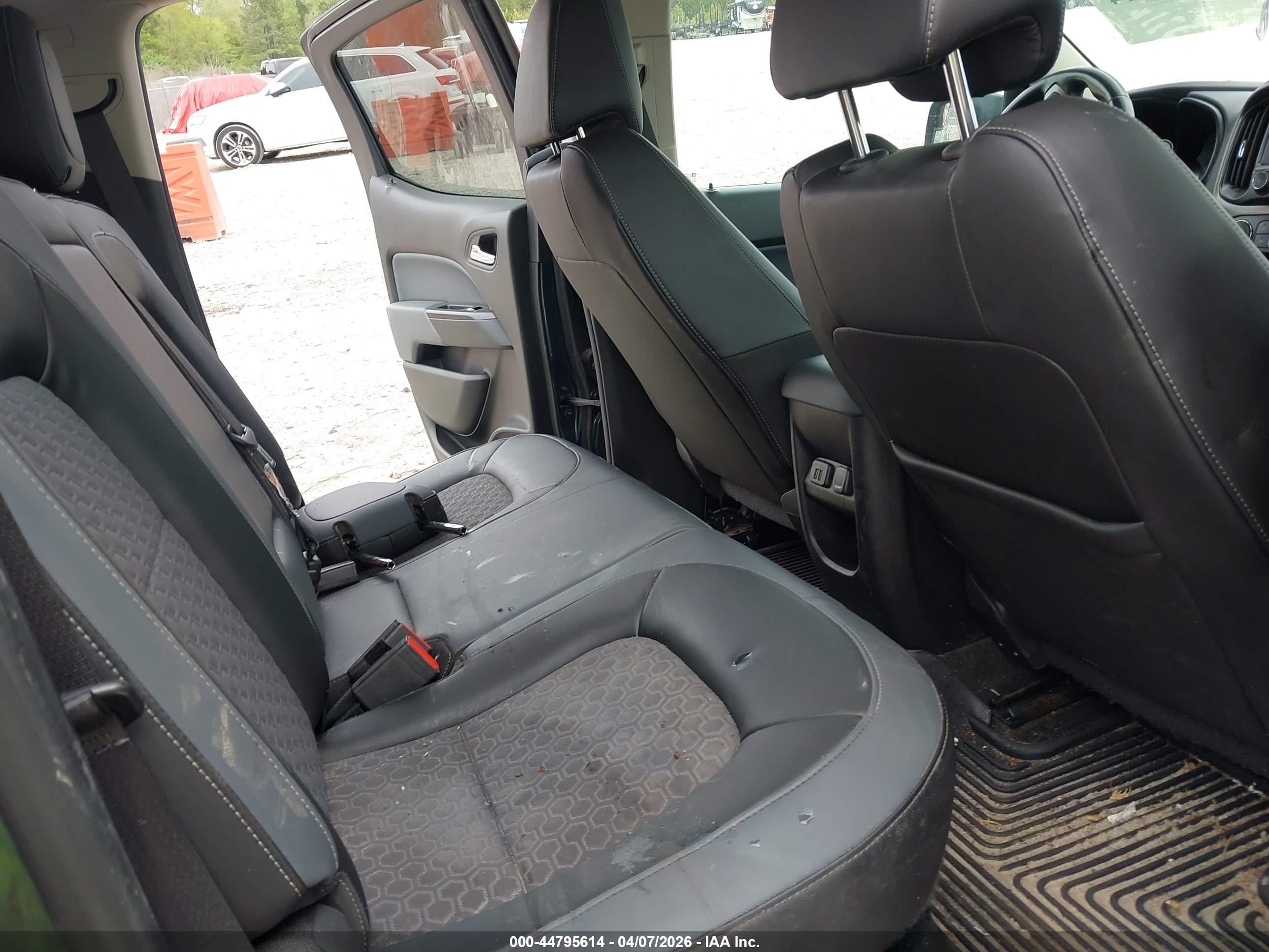 CHEVROLET COLORADO image 8