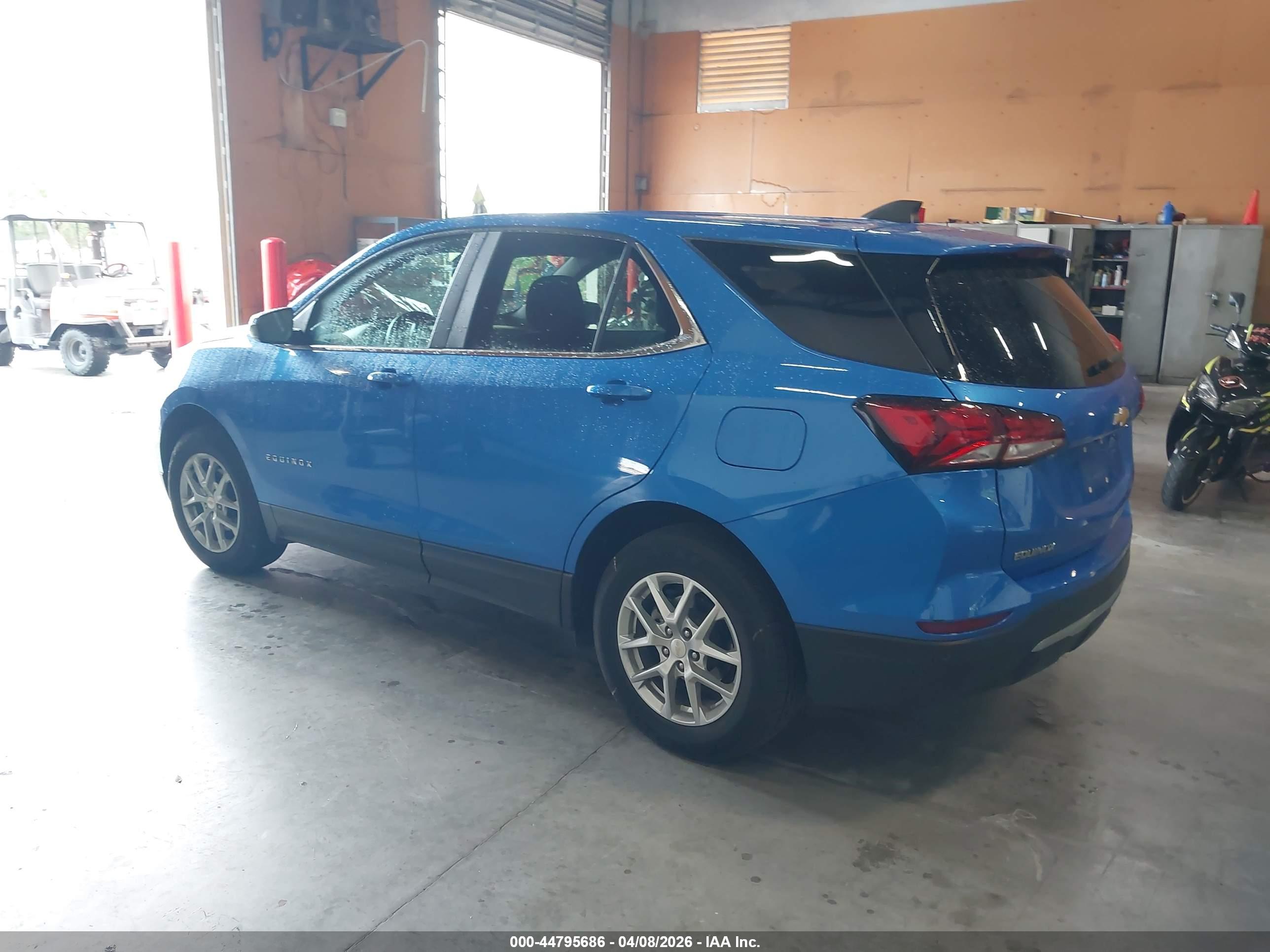 CHEVROLET EQUINOX image 3