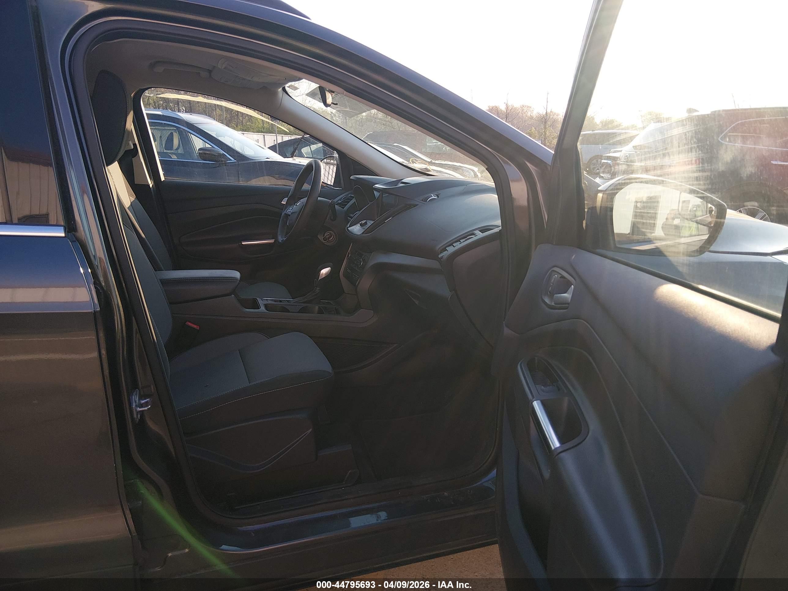 FORD ESCAPE image 5