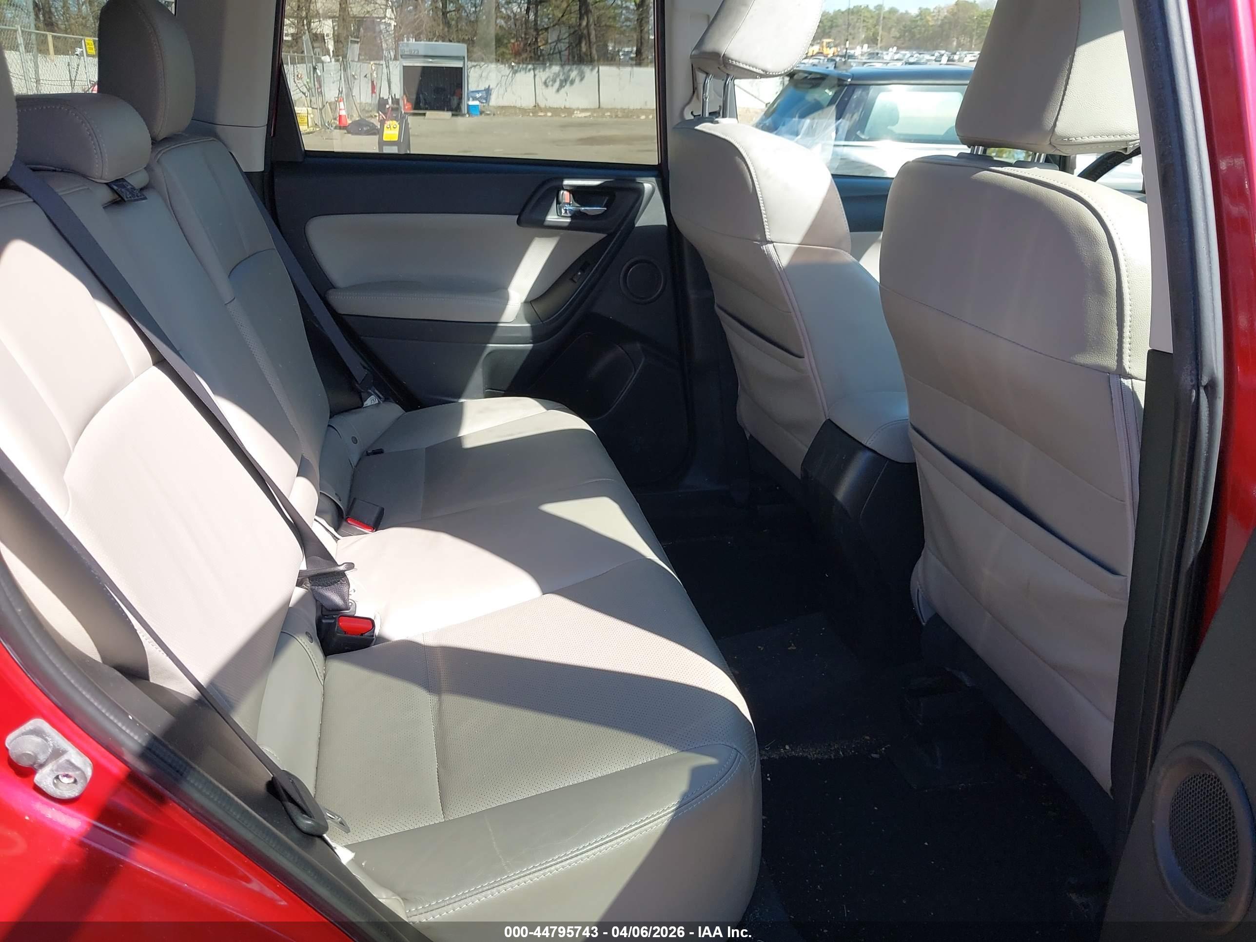 SUBARU FORESTER image 8
