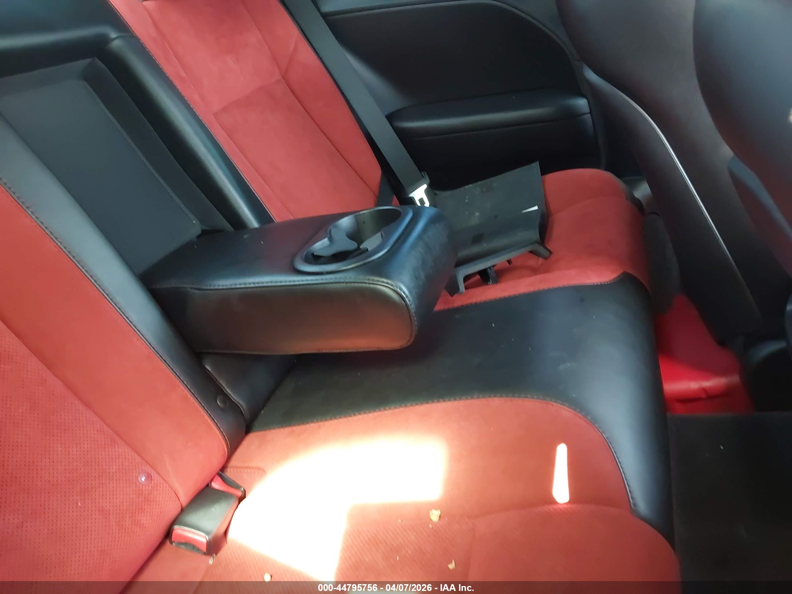 DODGE CHALLENGER image 8