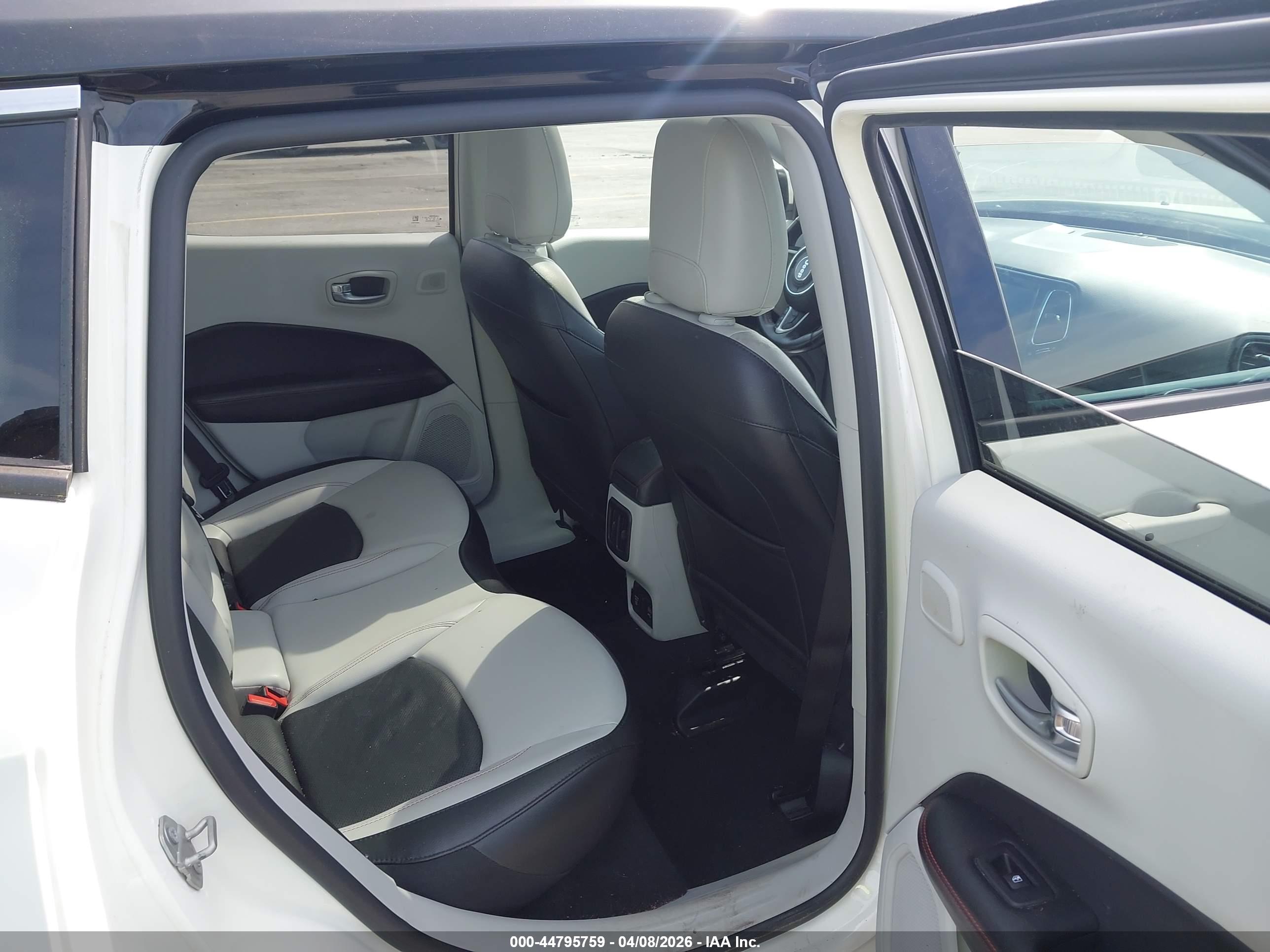 JEEP COMPASS image 8