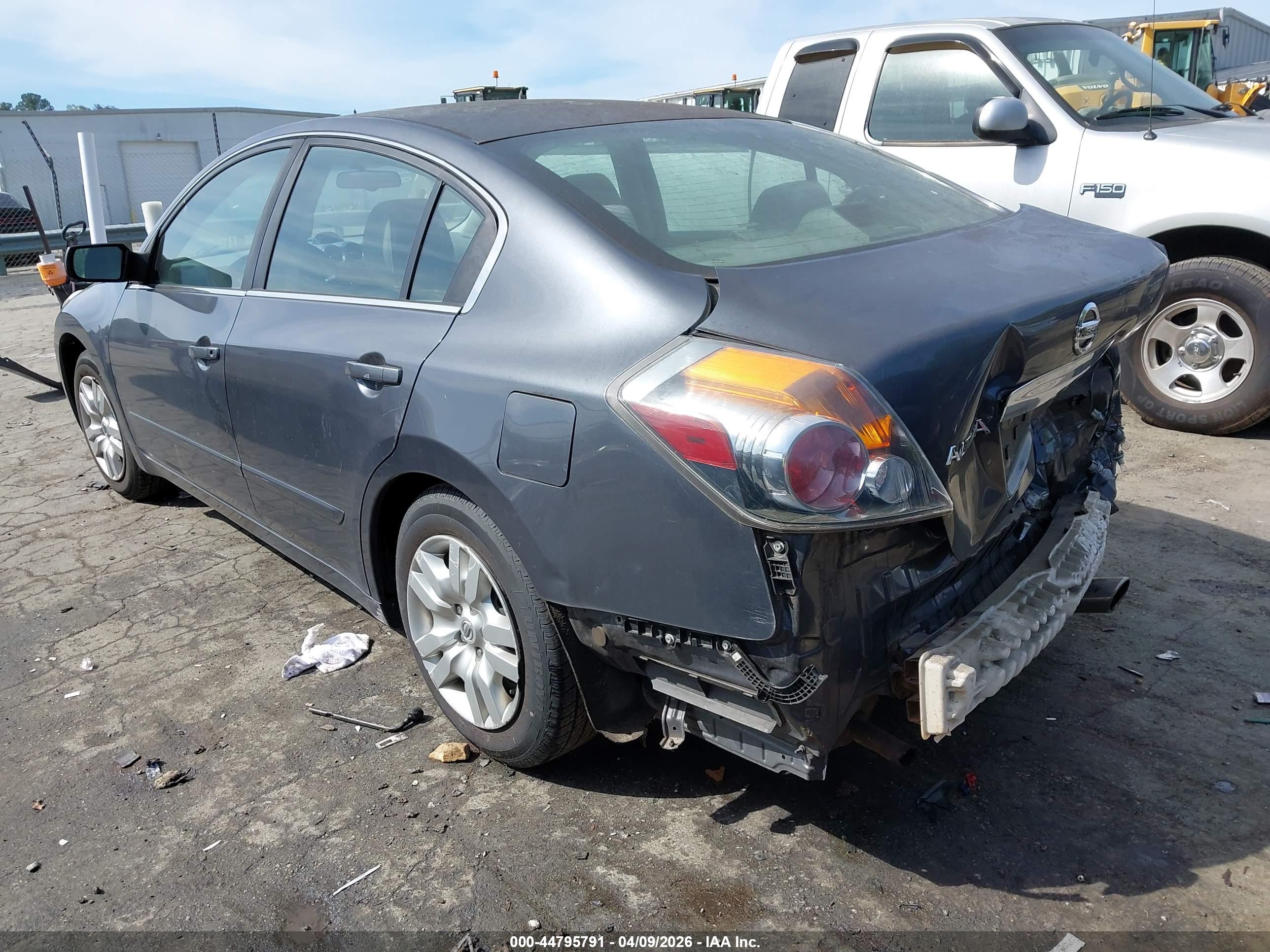 NISSAN ALTIMA image 3