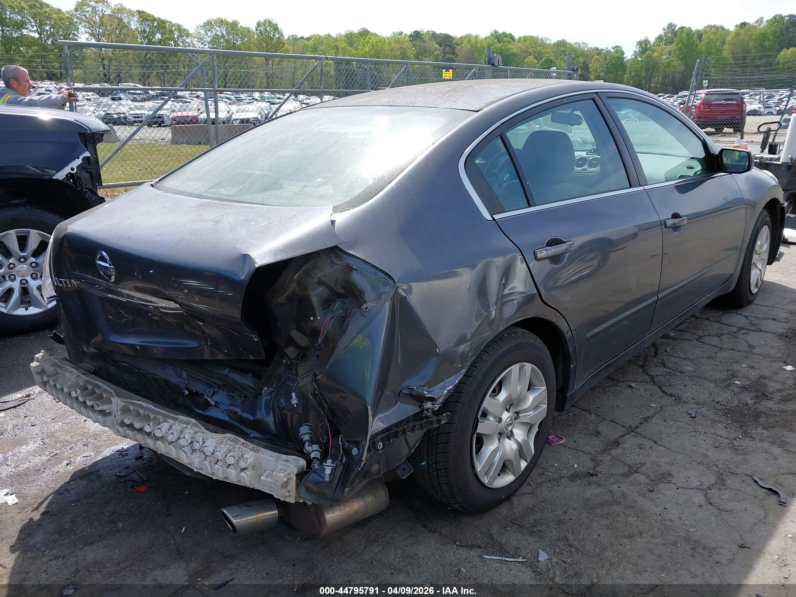 NISSAN ALTIMA image 4