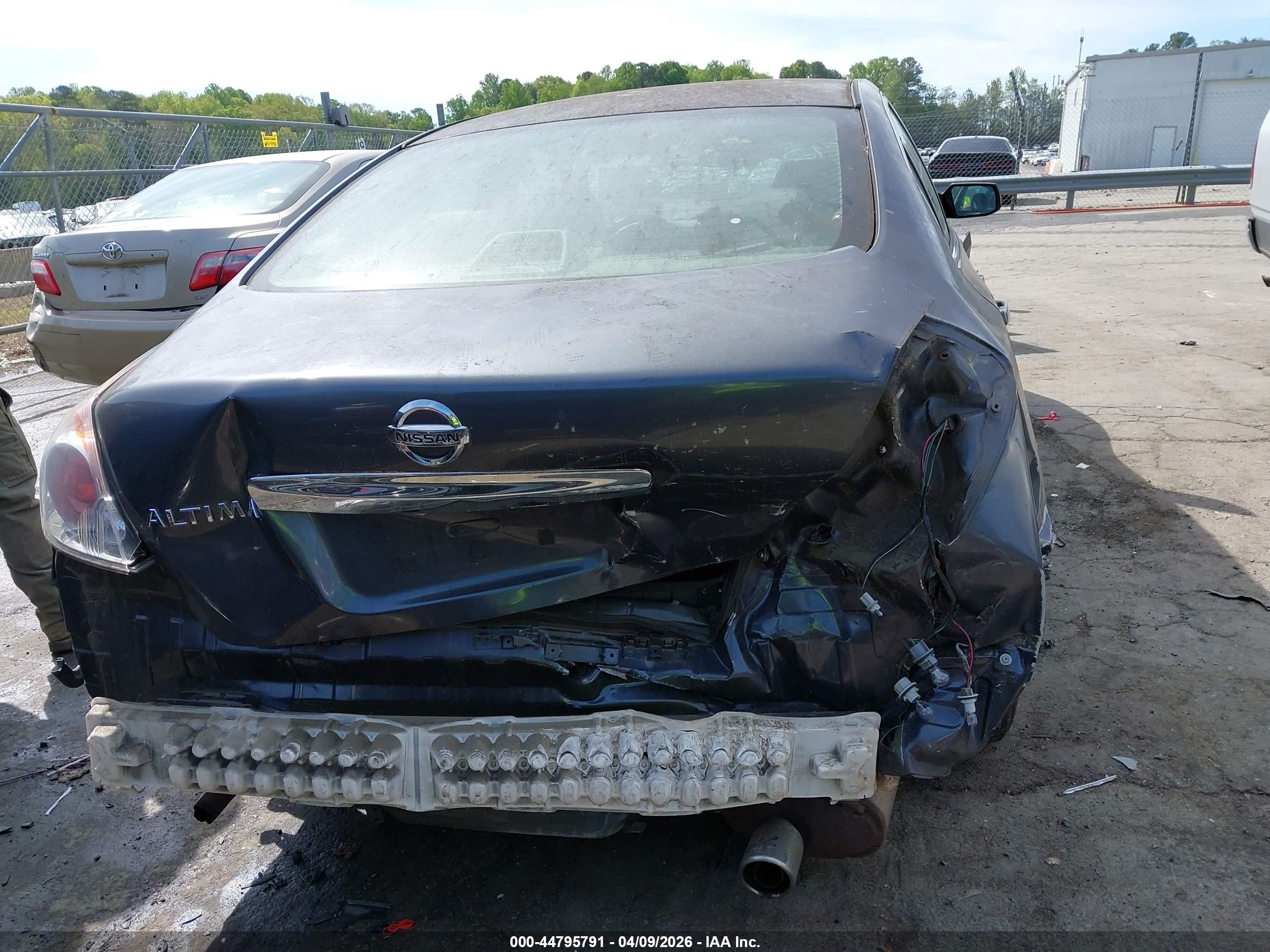 NISSAN ALTIMA image 6