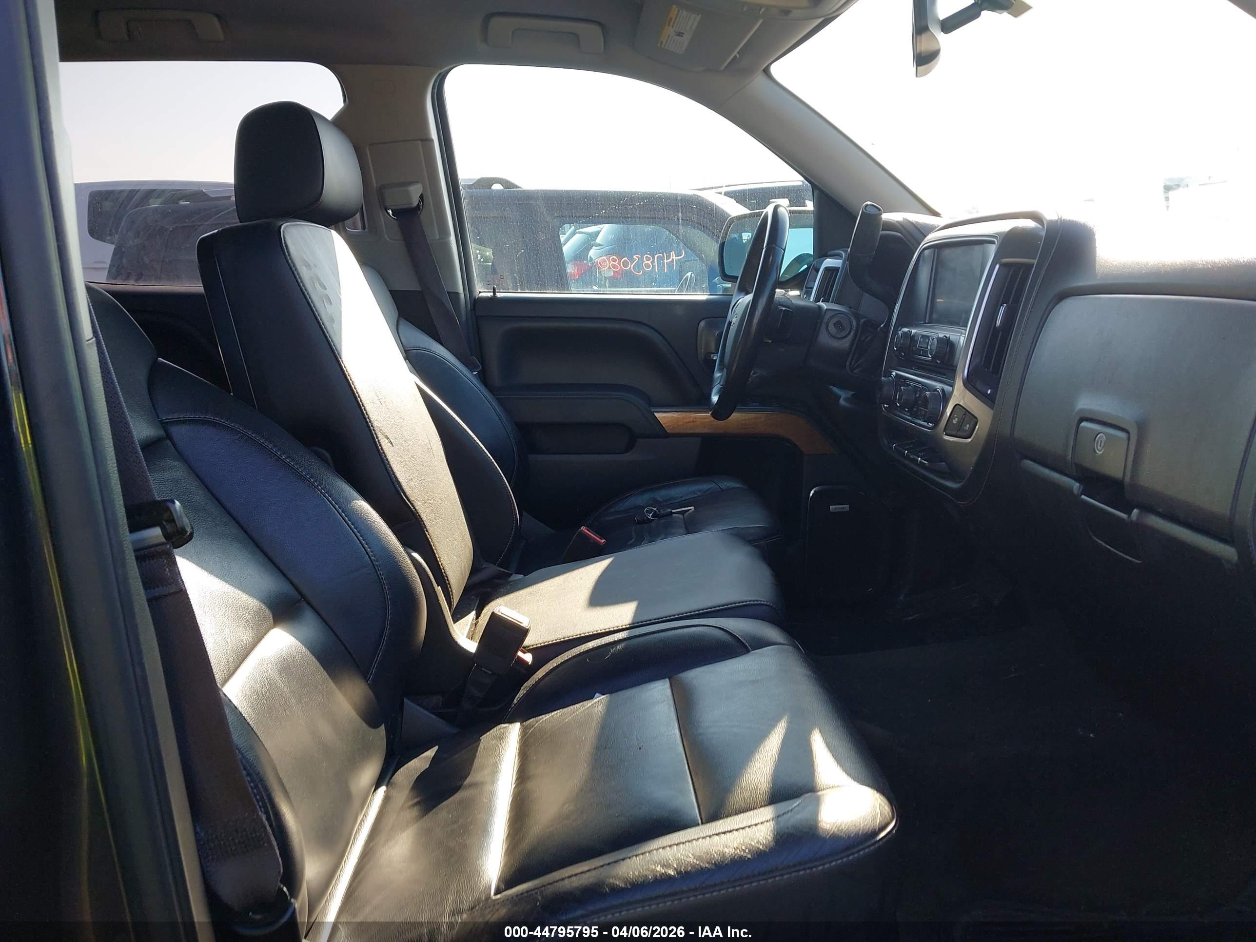 CHEVROLET SILVERADO image 5