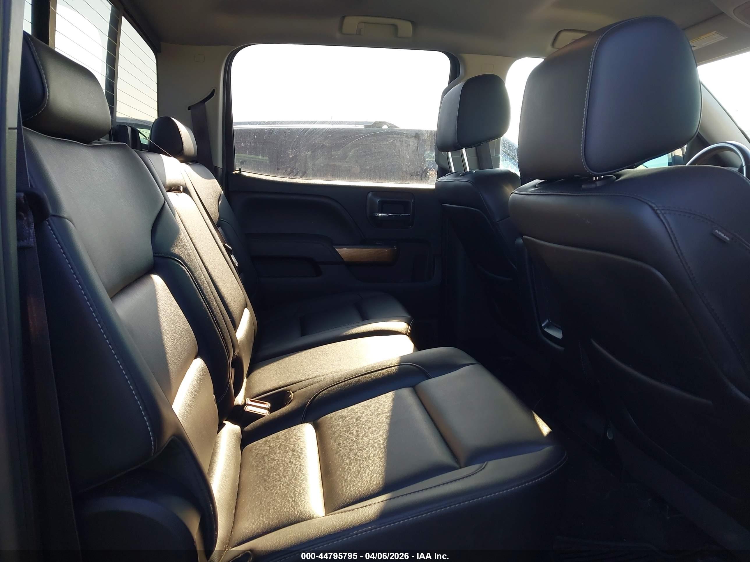 CHEVROLET SILVERADO image 8