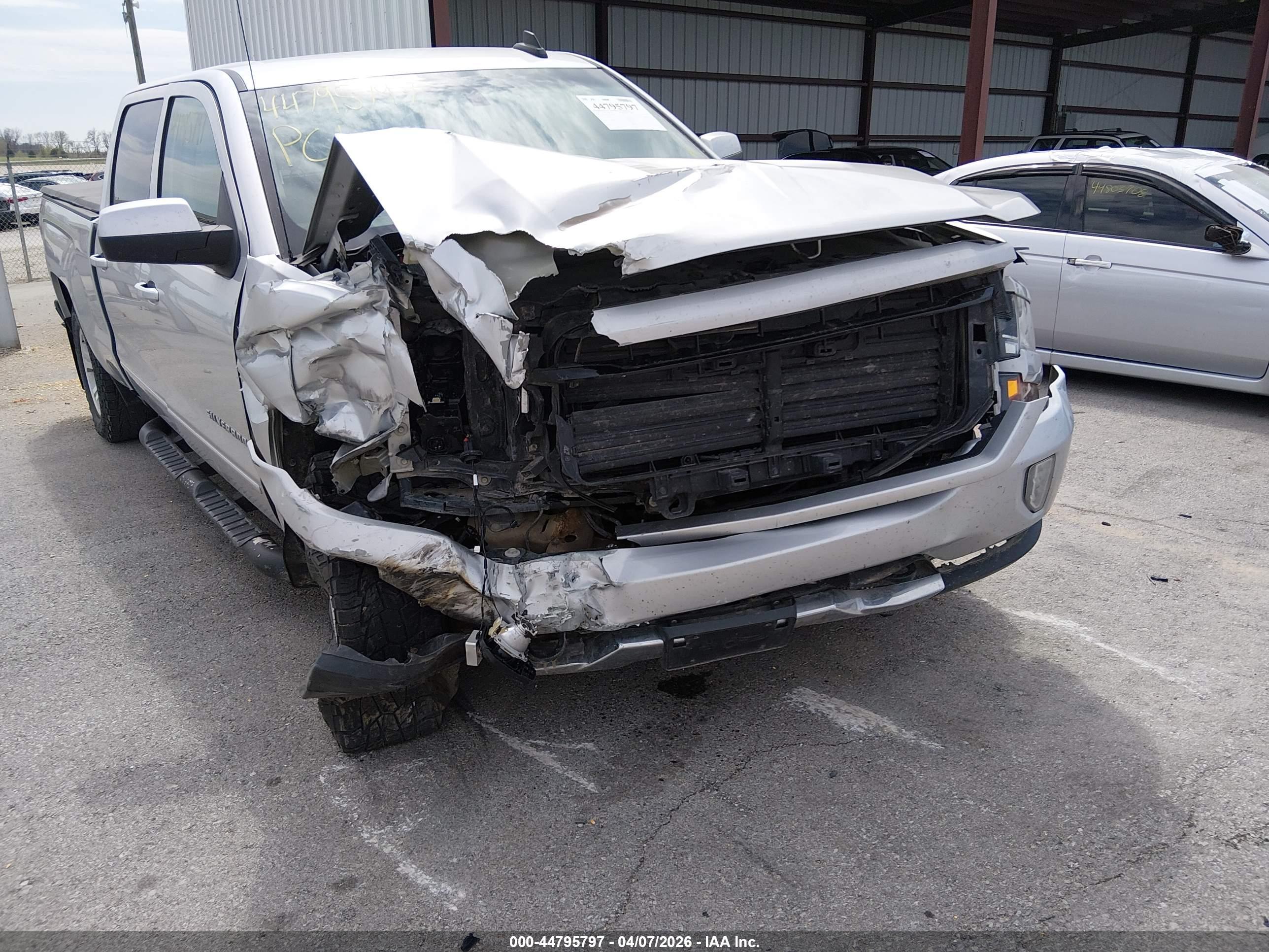 CHEVROLET SILVERADO image 6