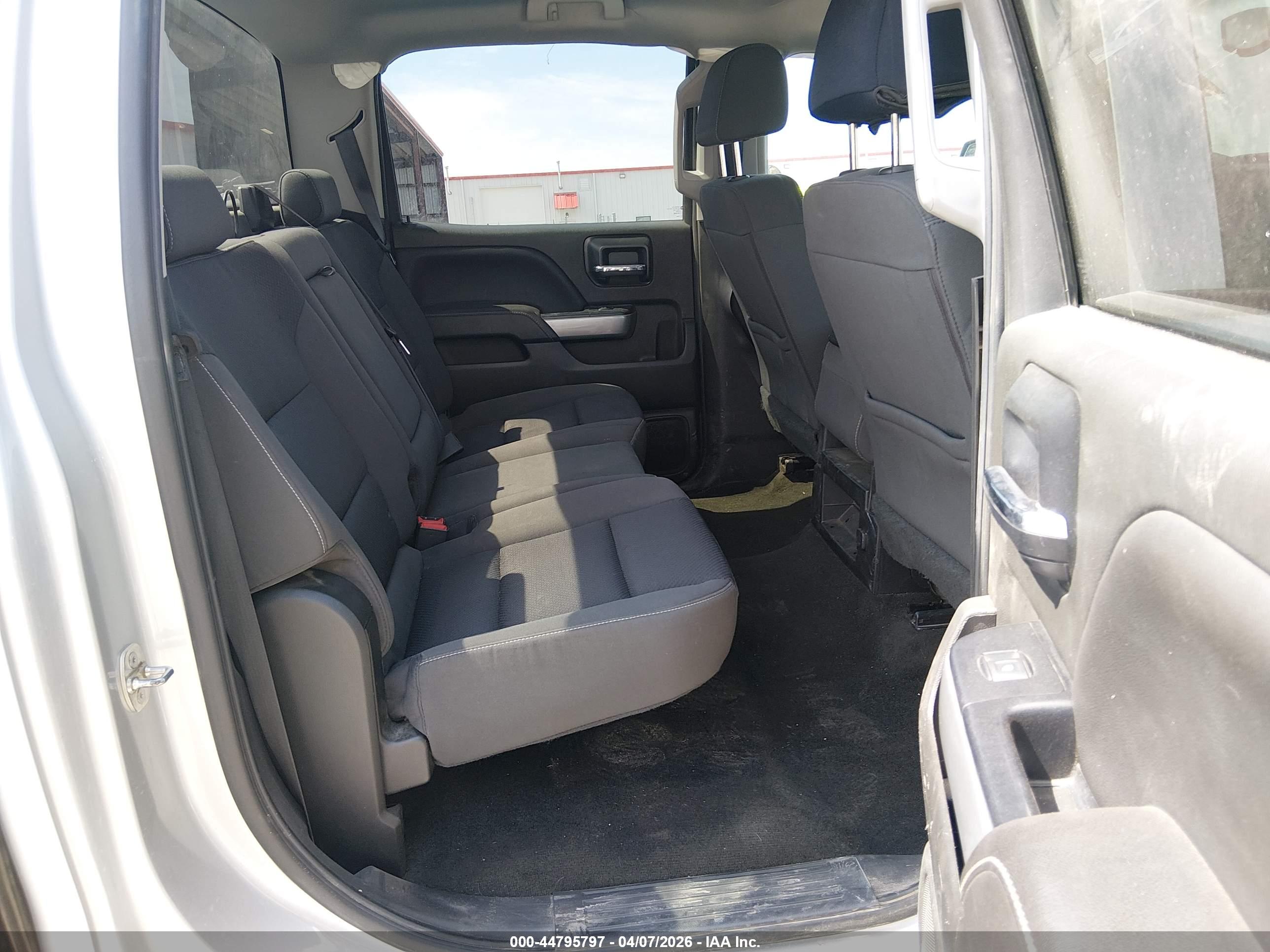 CHEVROLET SILVERADO image 8