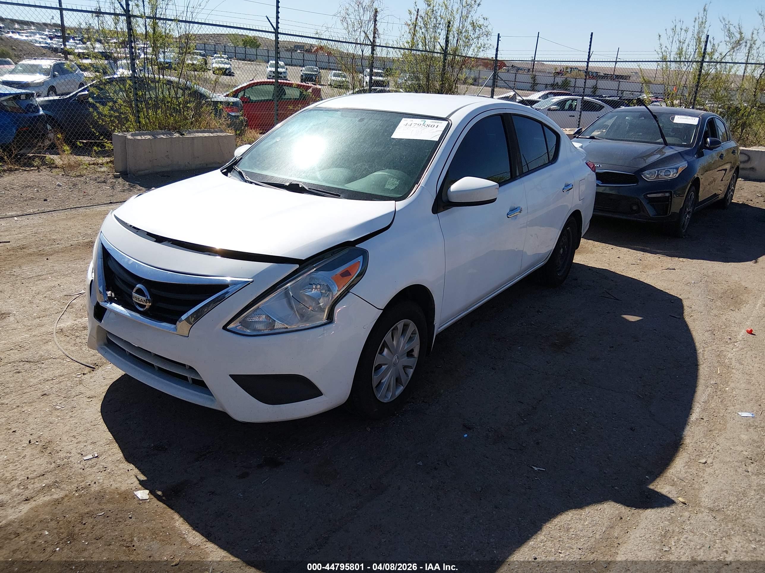 NISSAN VERSA image 2