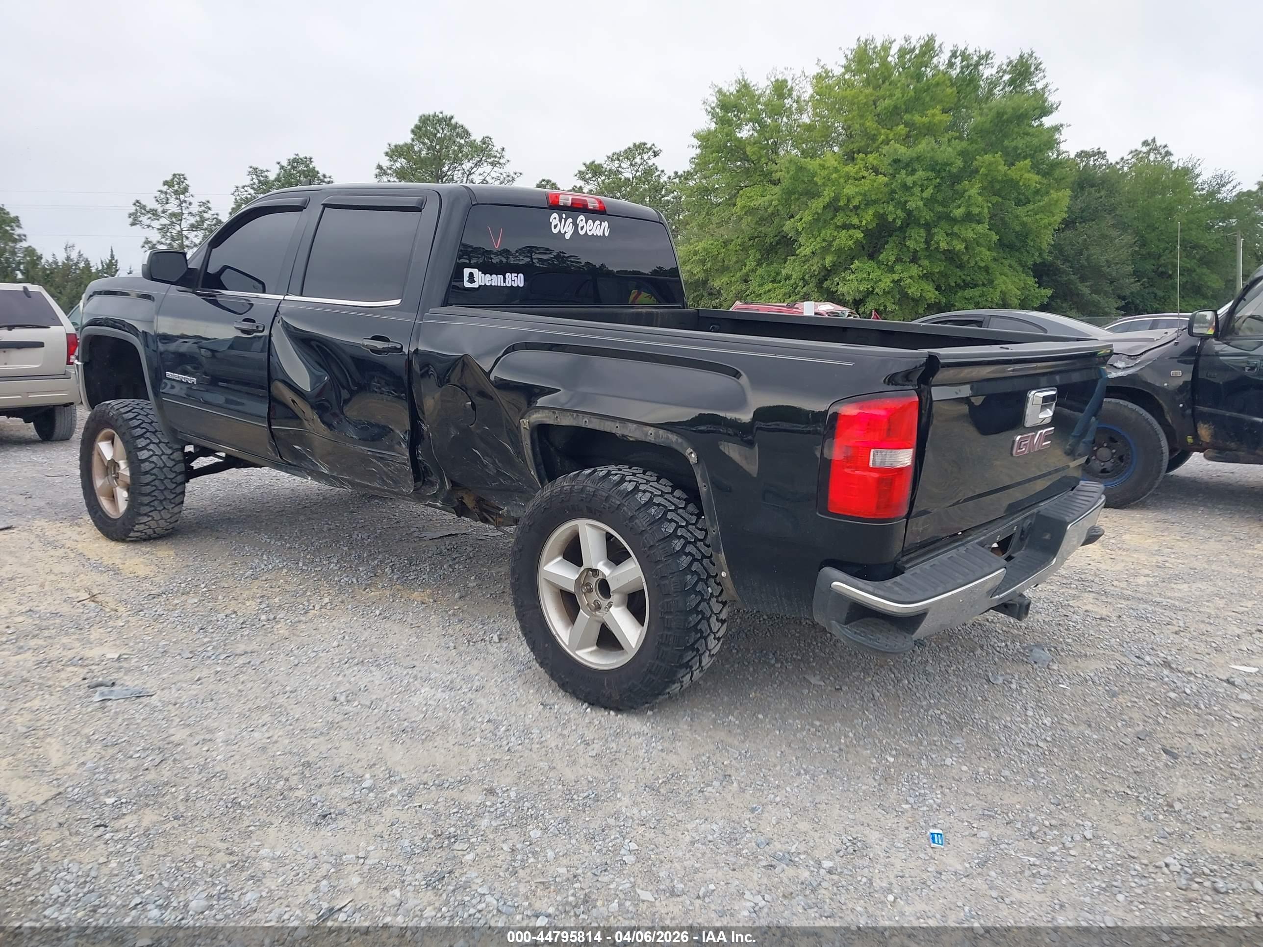GMC SIERRA image 3