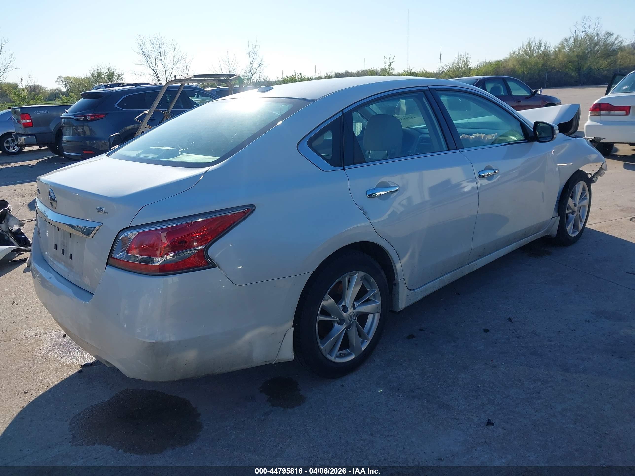 NISSAN ALTIMA image 4