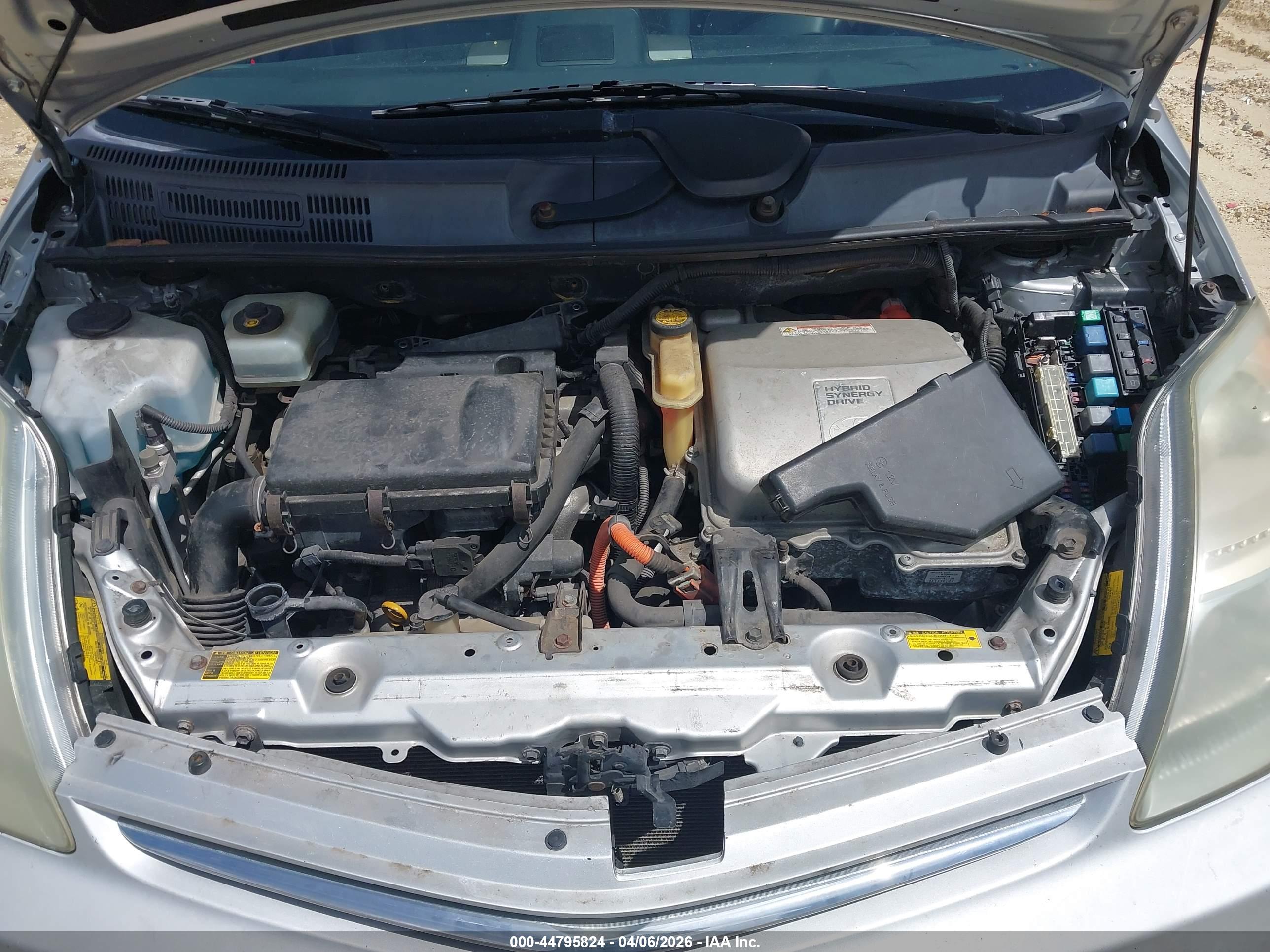 TOYOTA PRIUS image 10