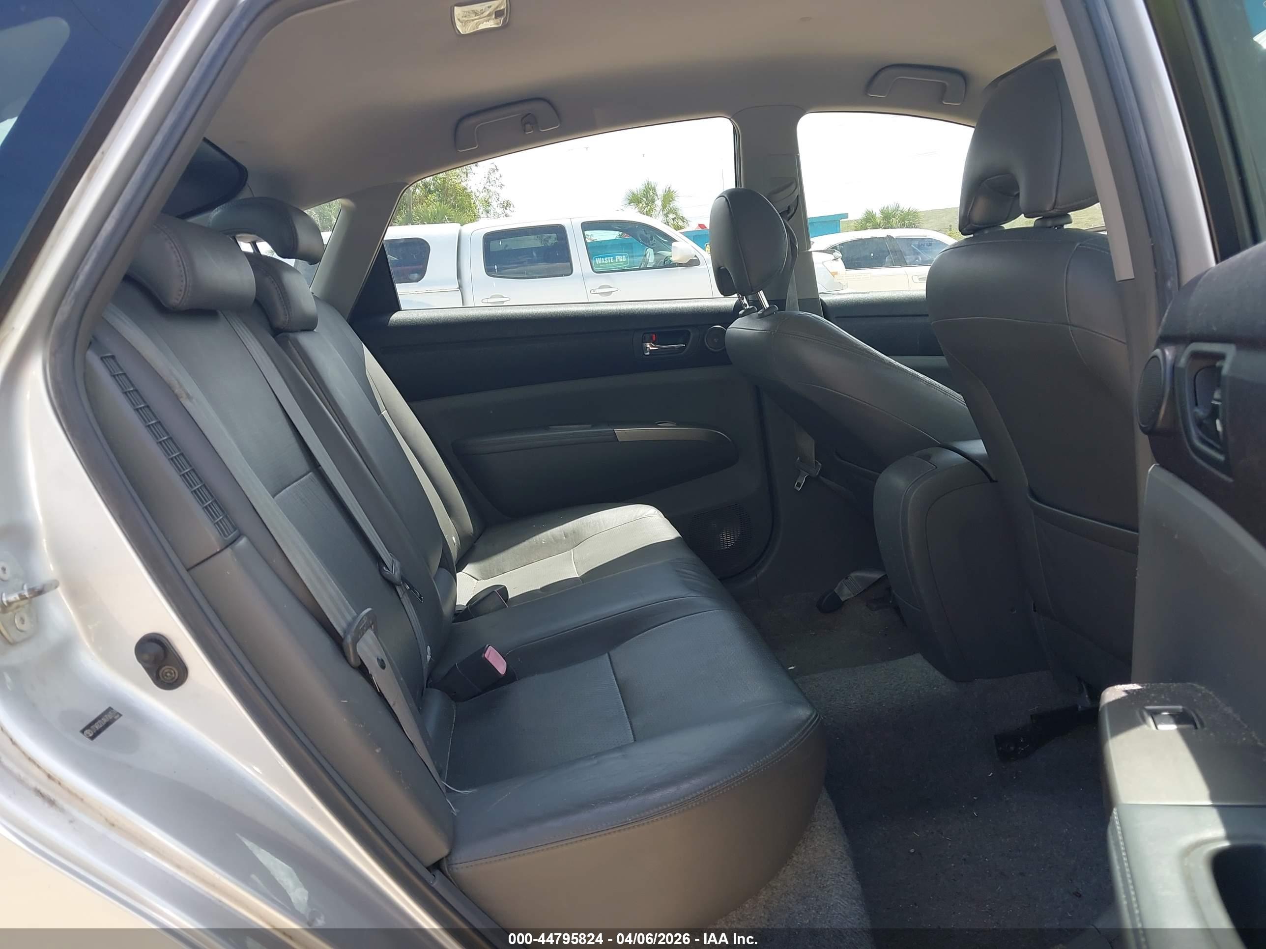 TOYOTA PRIUS image 8