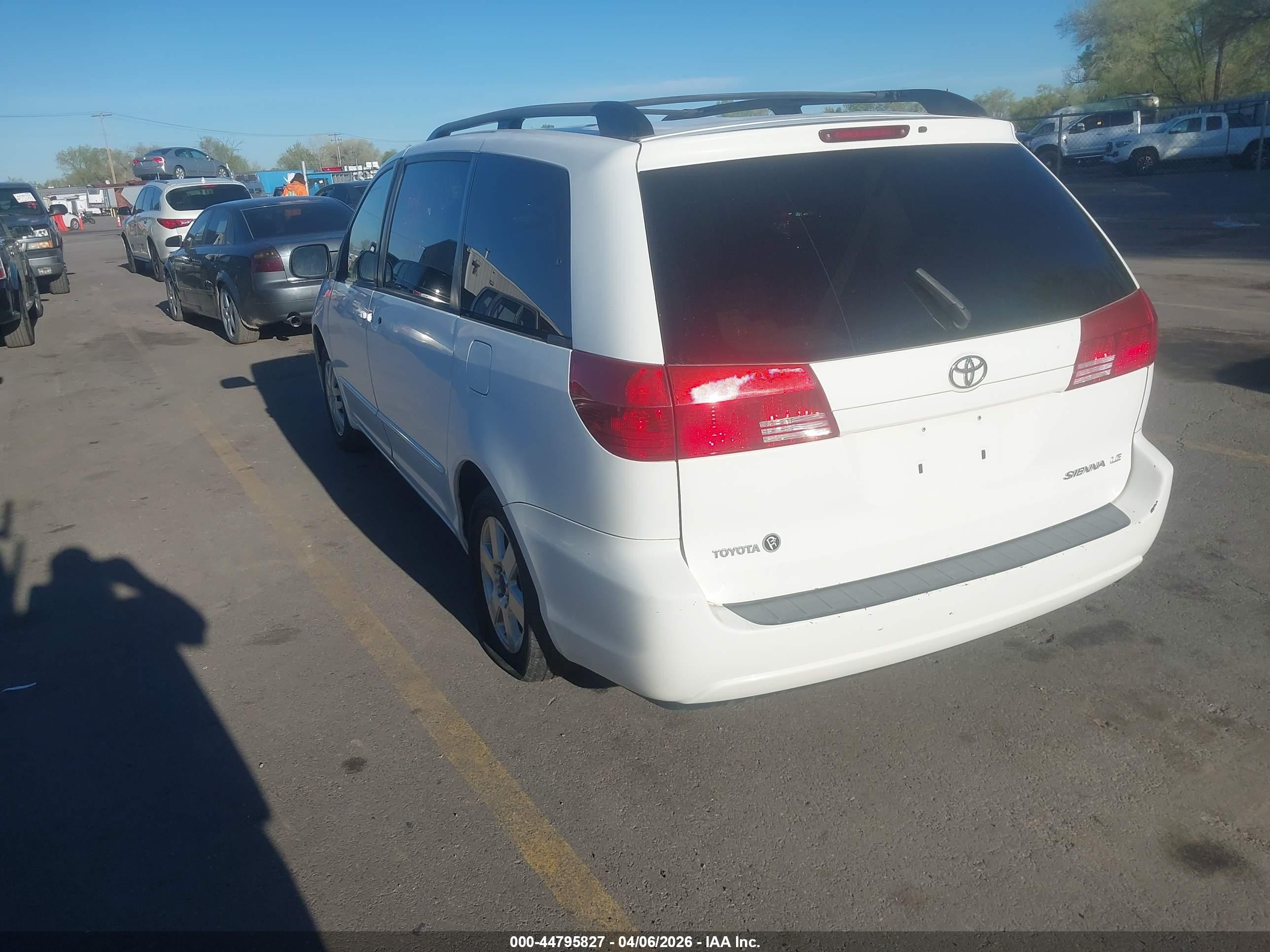 TOYOTA SIENNA image 3