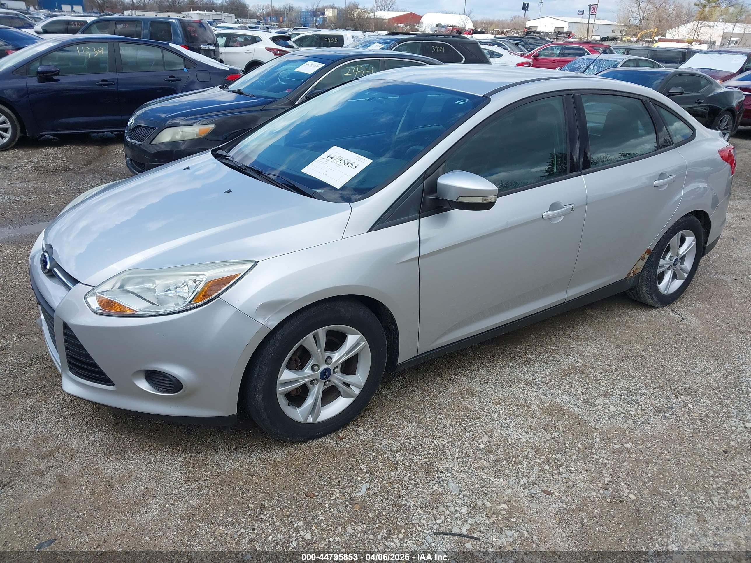 FORD FOCUS image 2