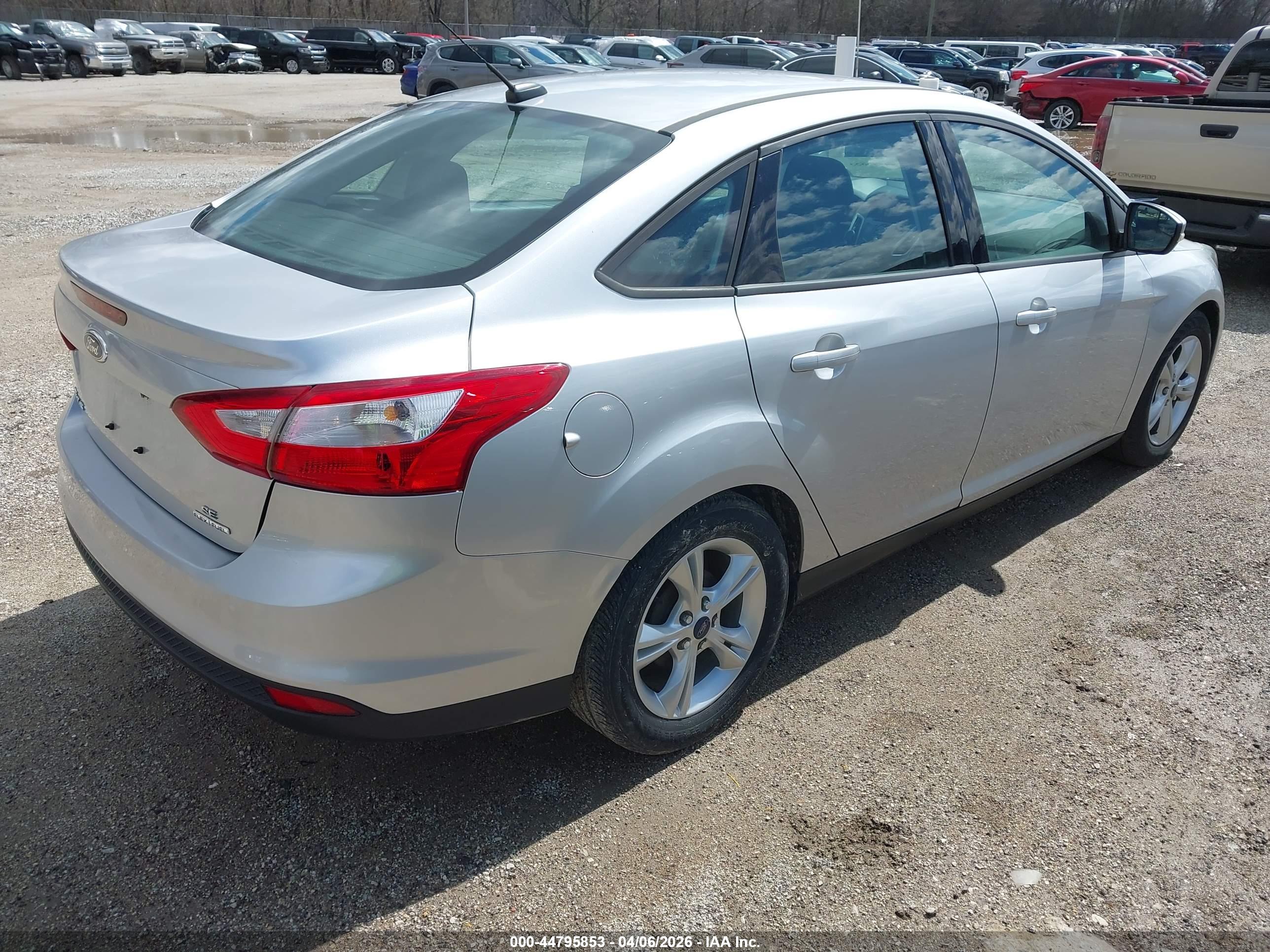 FORD FOCUS image 4