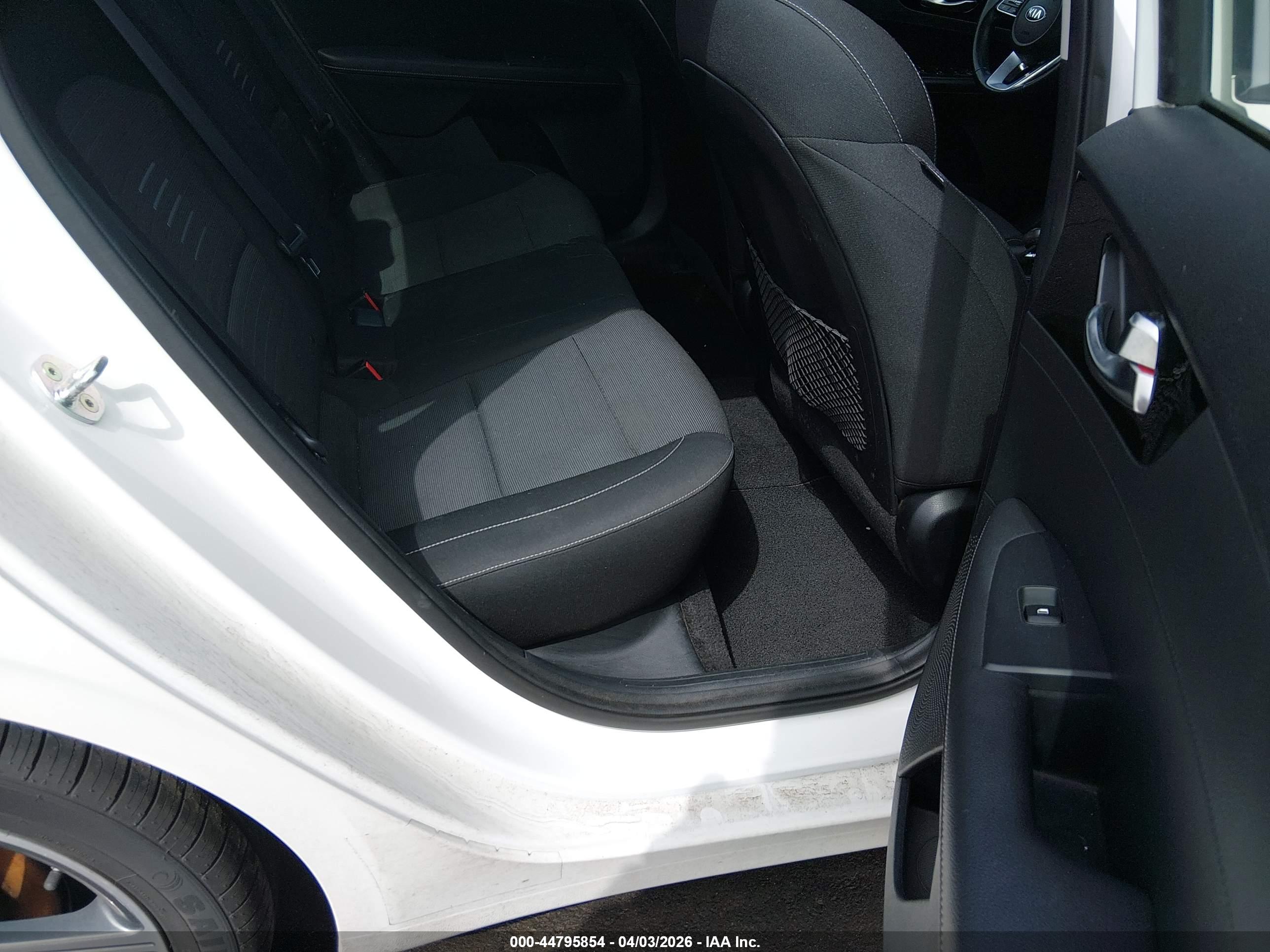 KIA FORTE image 8