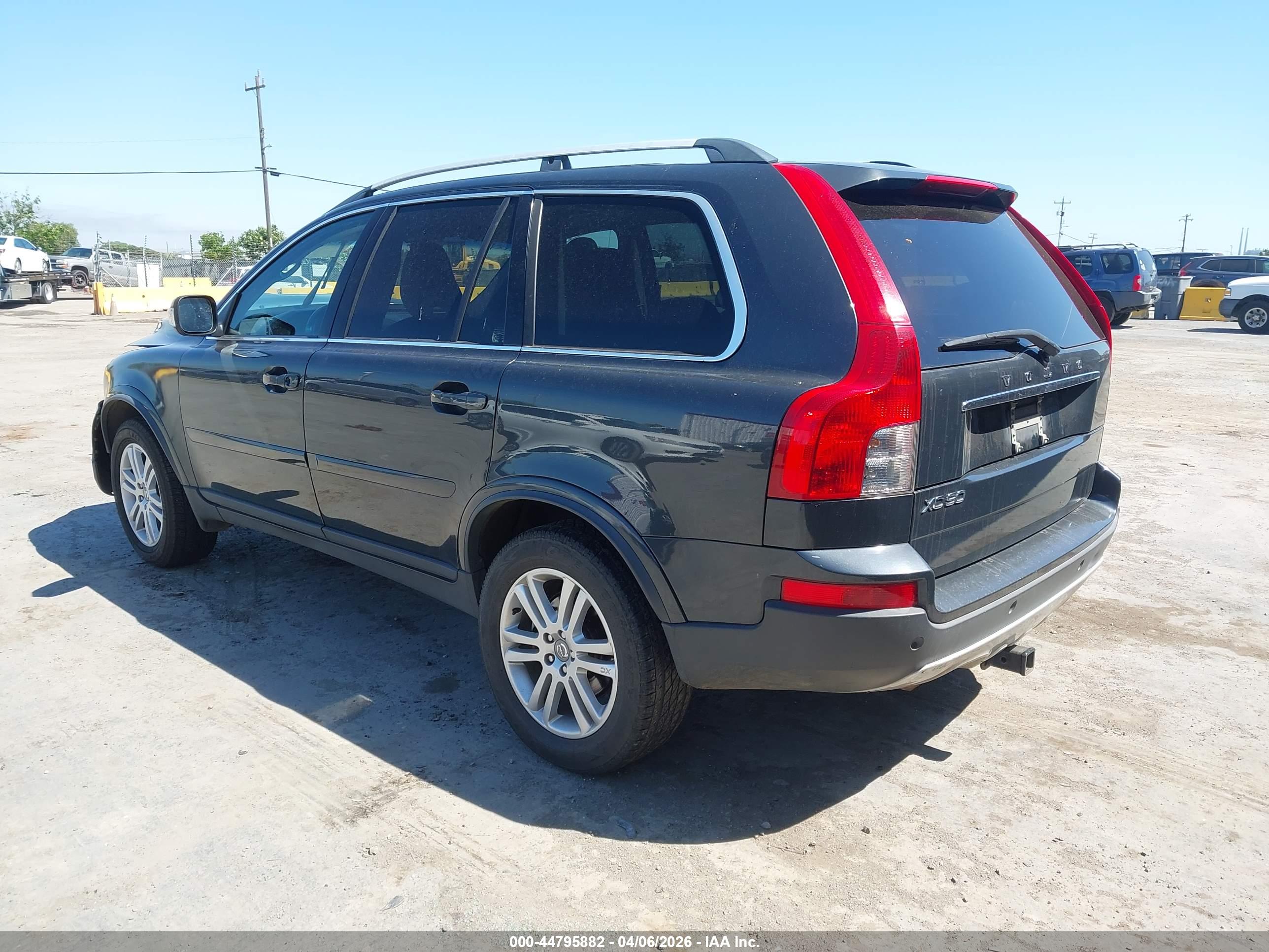 VOLVO XC90 image 3