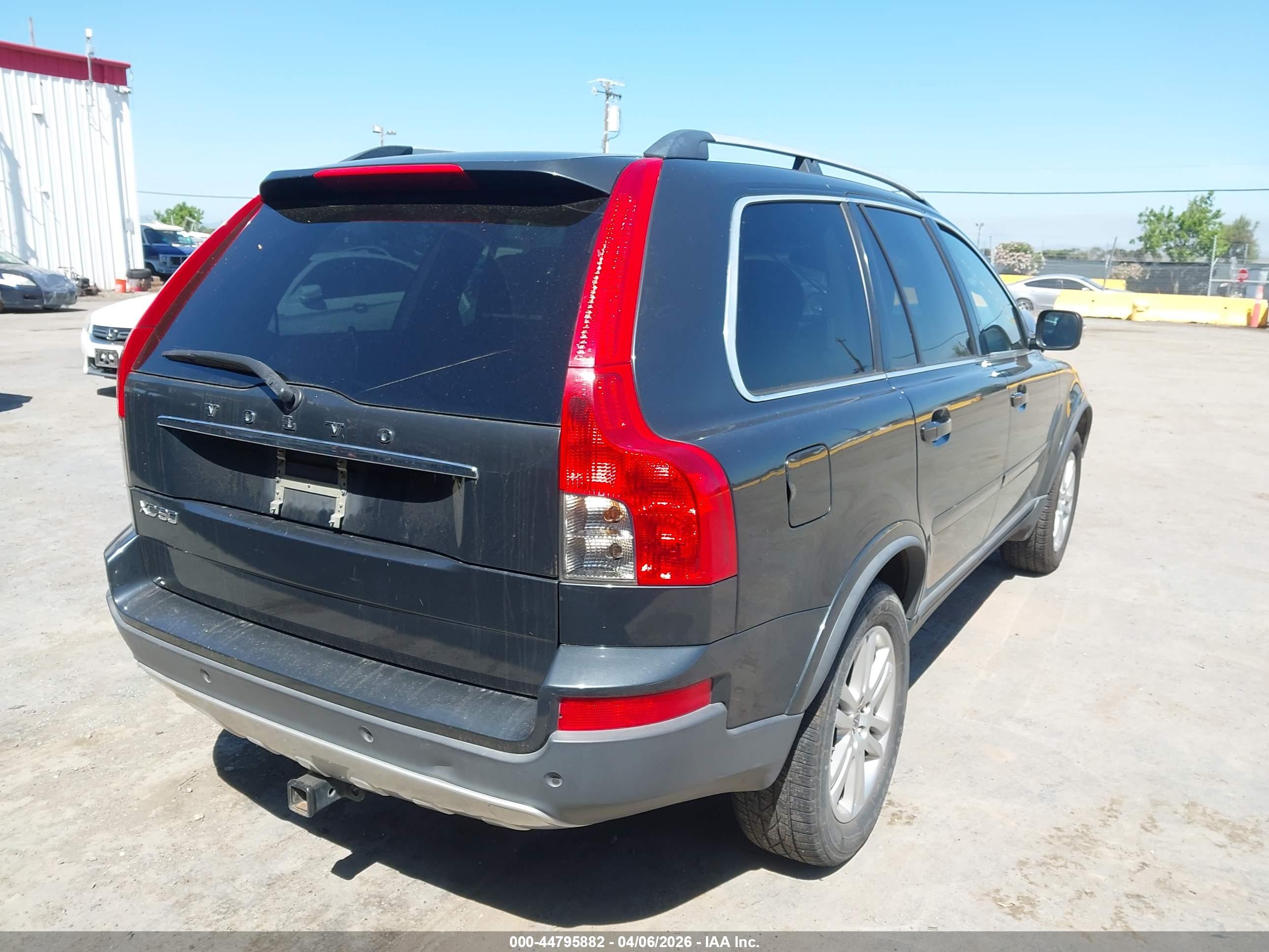 VOLVO XC90 image 4