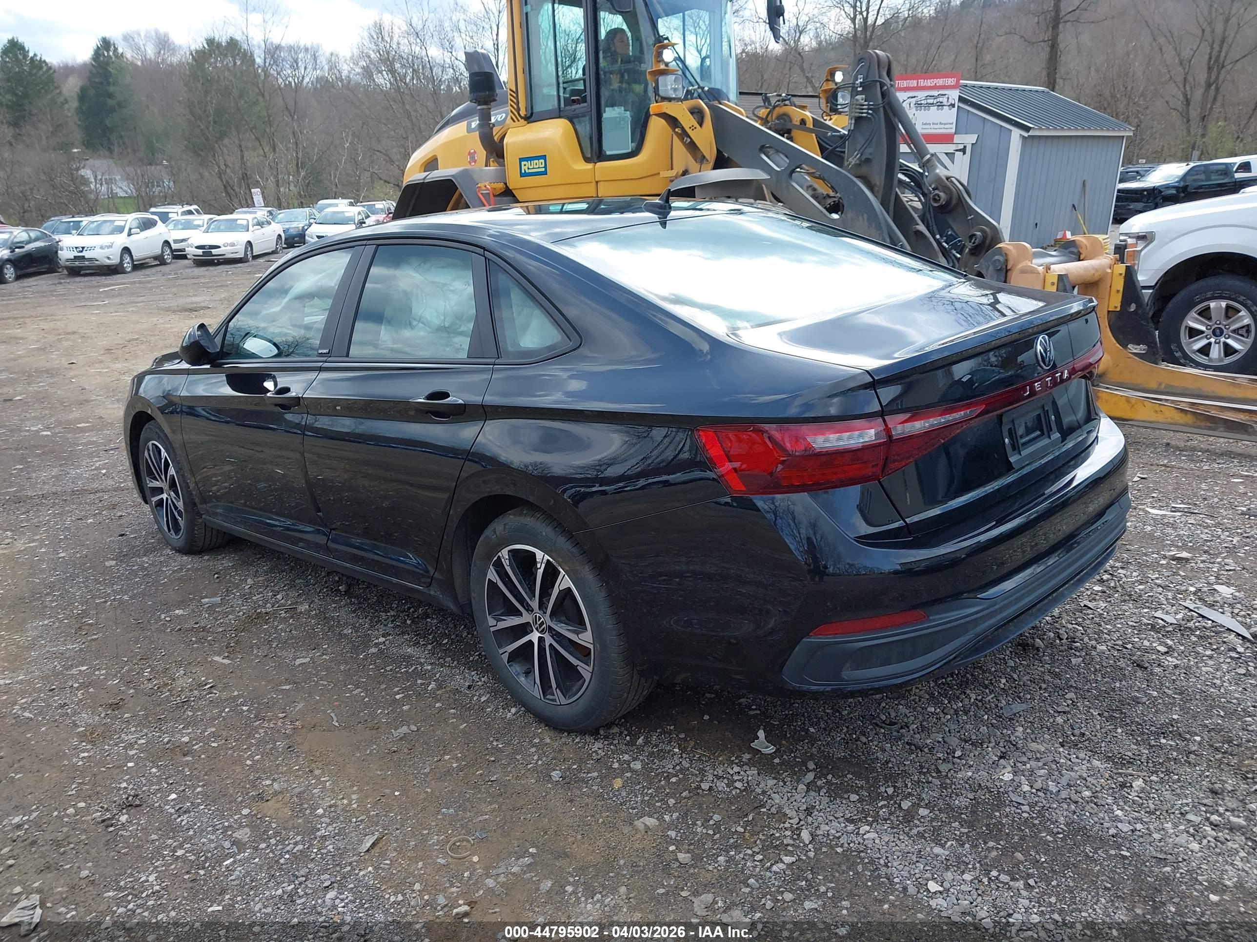 VOLKSWAGEN JETTA image 3