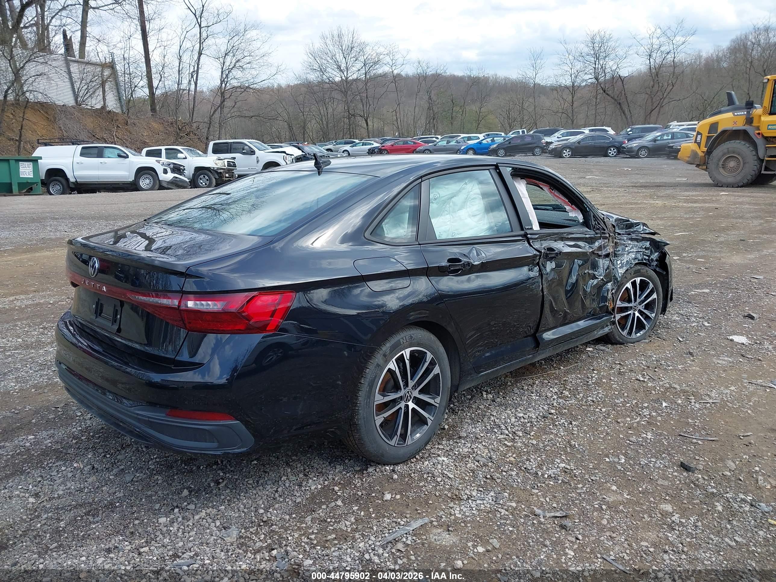 VOLKSWAGEN JETTA image 4