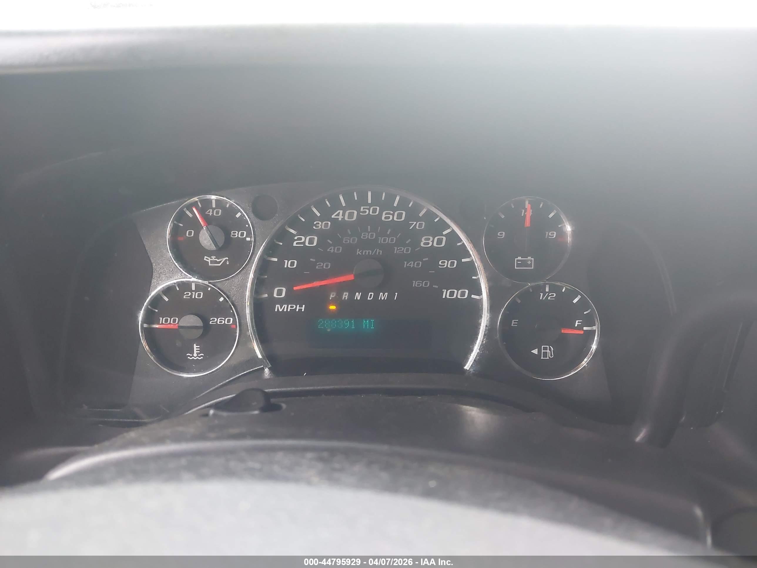 CHEVROLET EXPRESS image 7