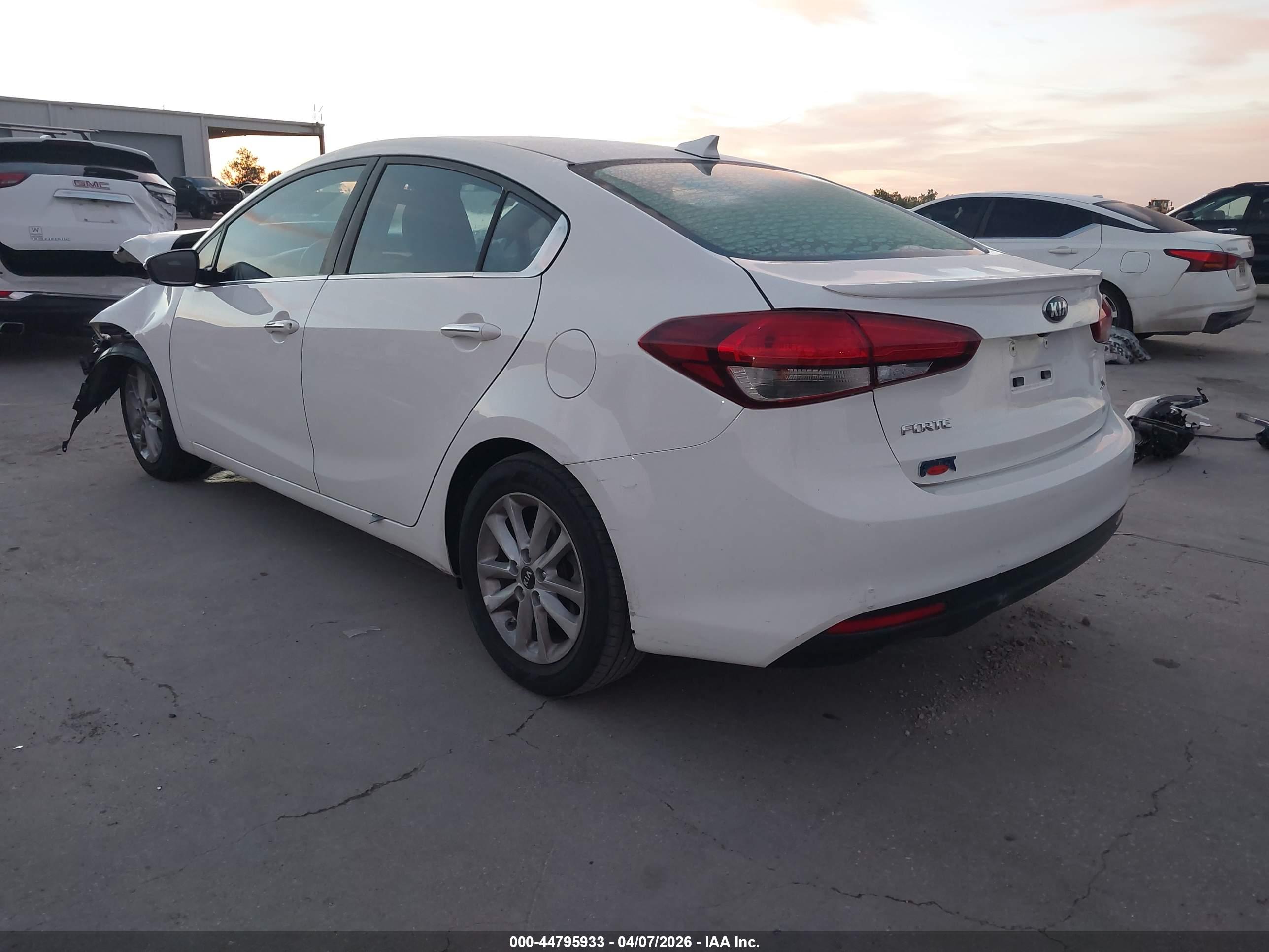KIA FORTE image 3