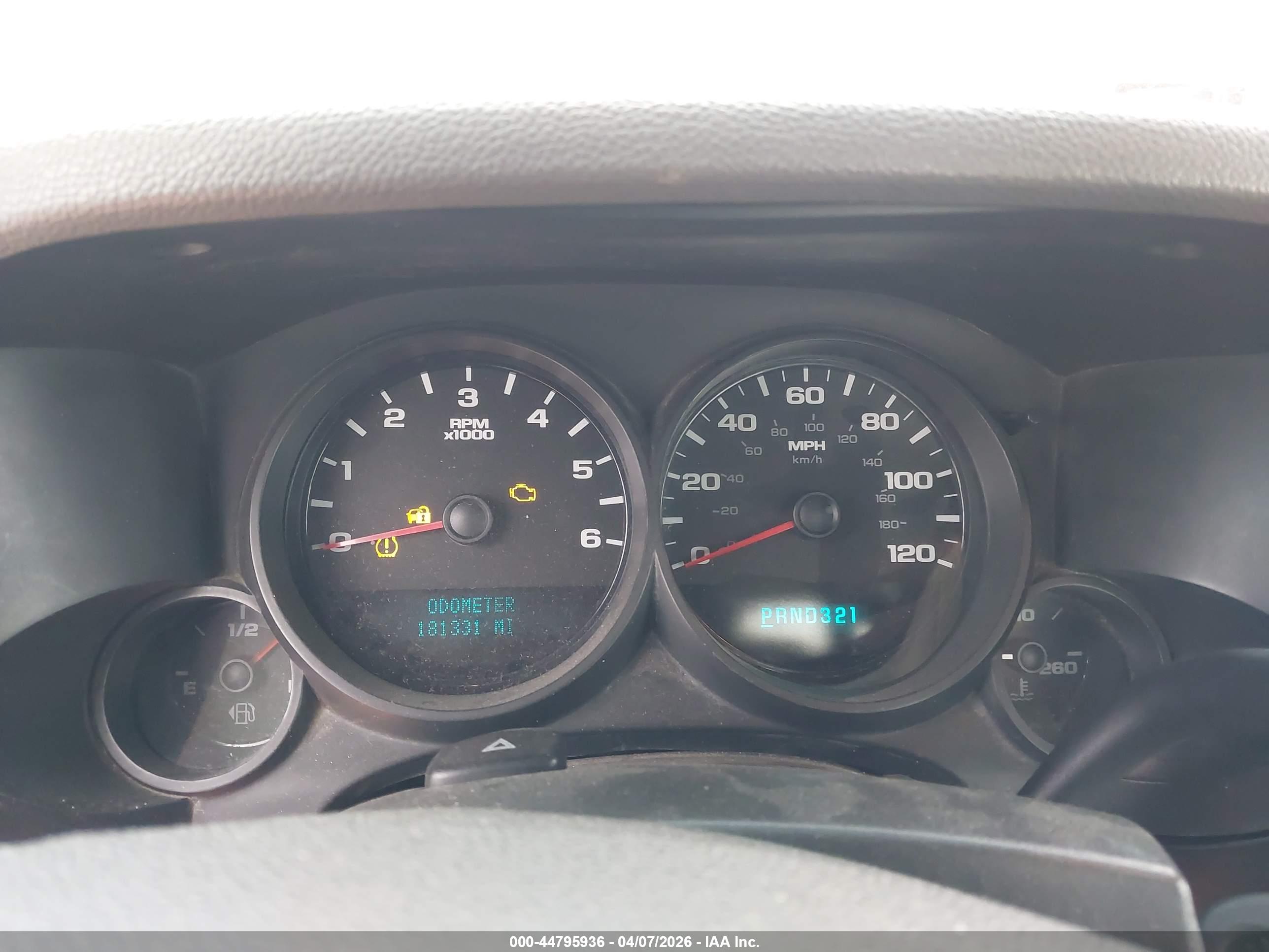 CHEVROLET SILVERADO image 7