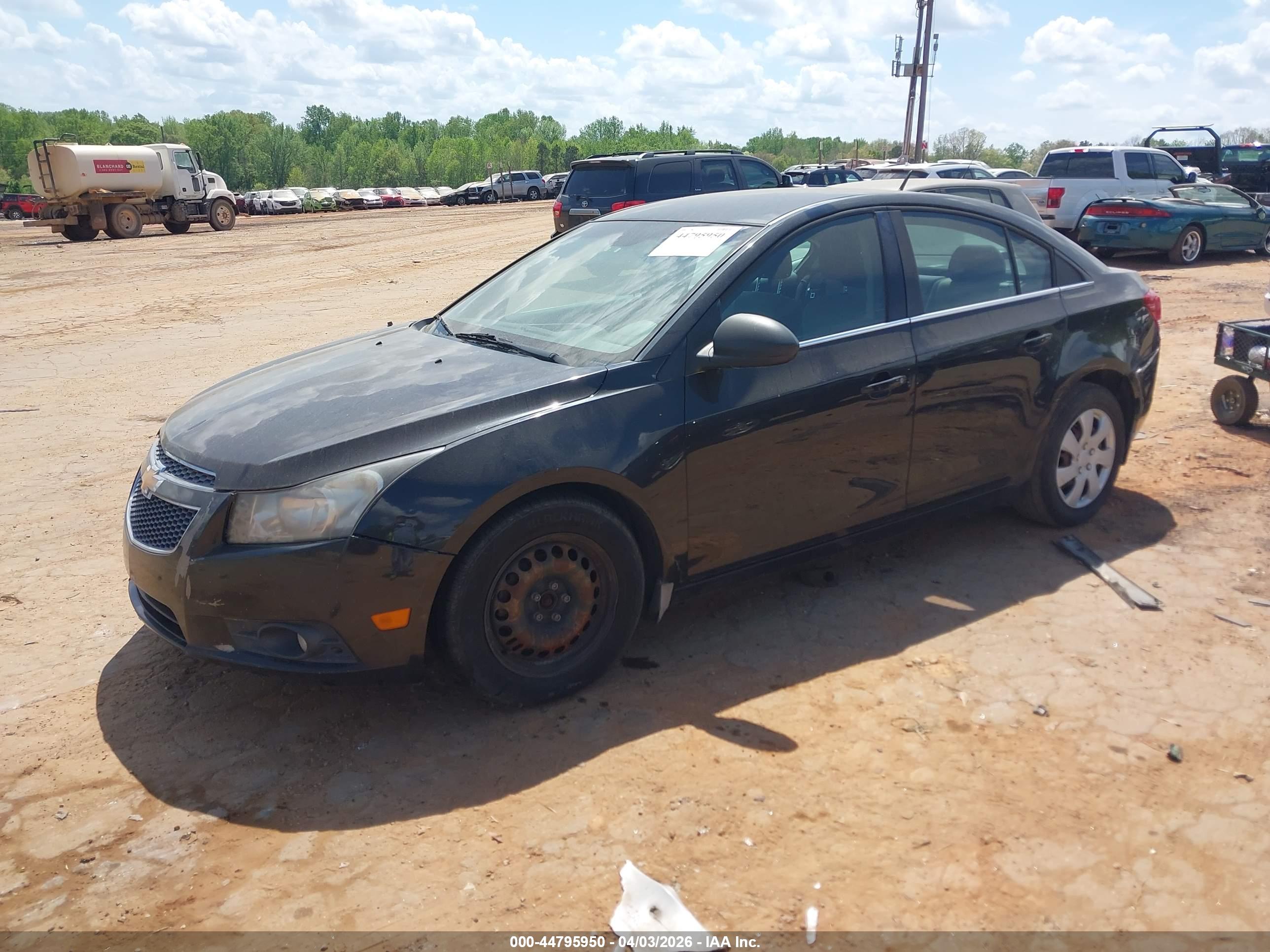 CHEVROLET CRUZE image 2